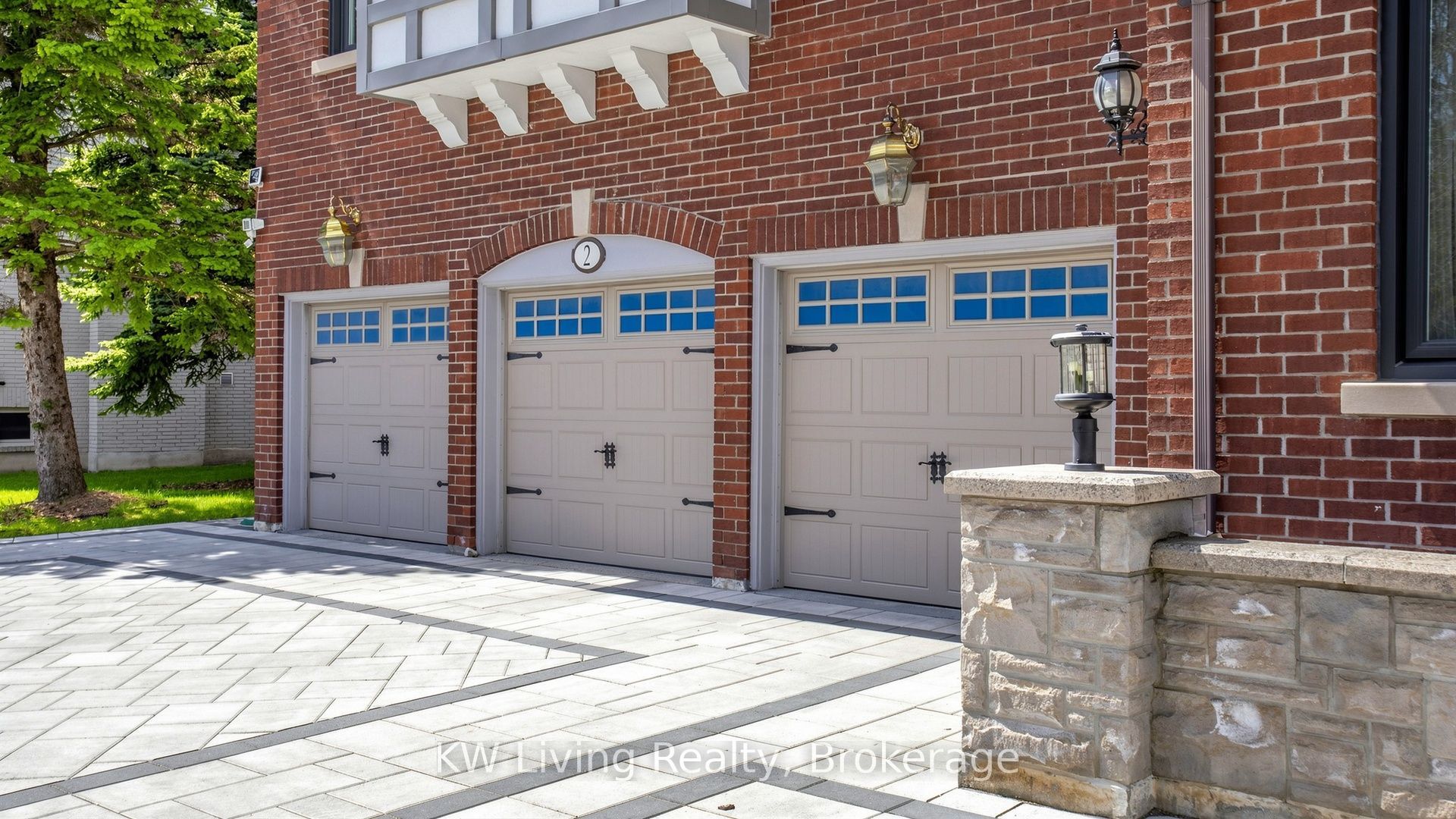 2 Cortina Court N Property Photo 3