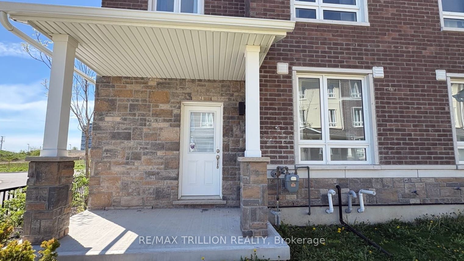 91 Massachusetts Lane Property Photo 3