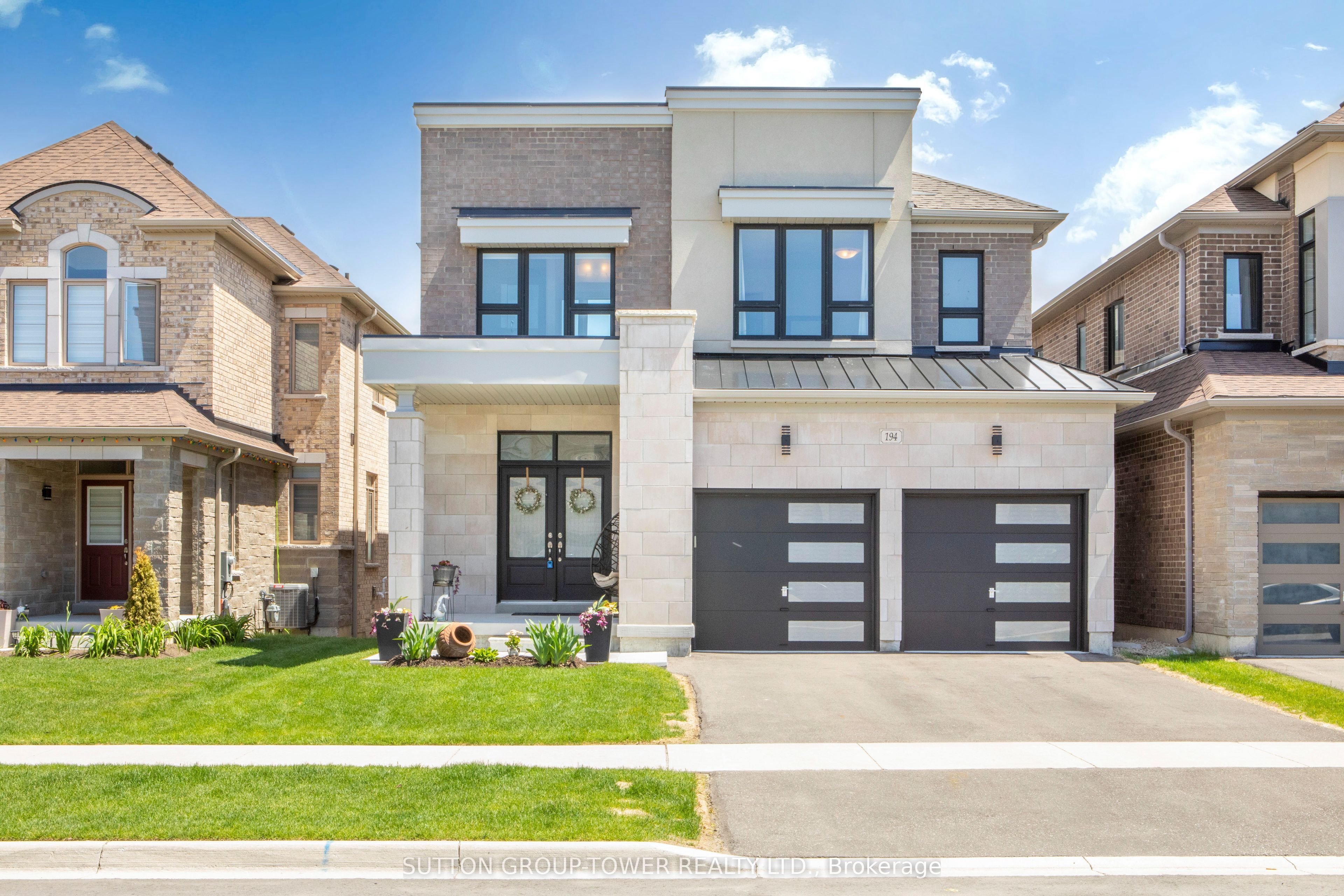 194 Ferragine Crescent Property Photo 1