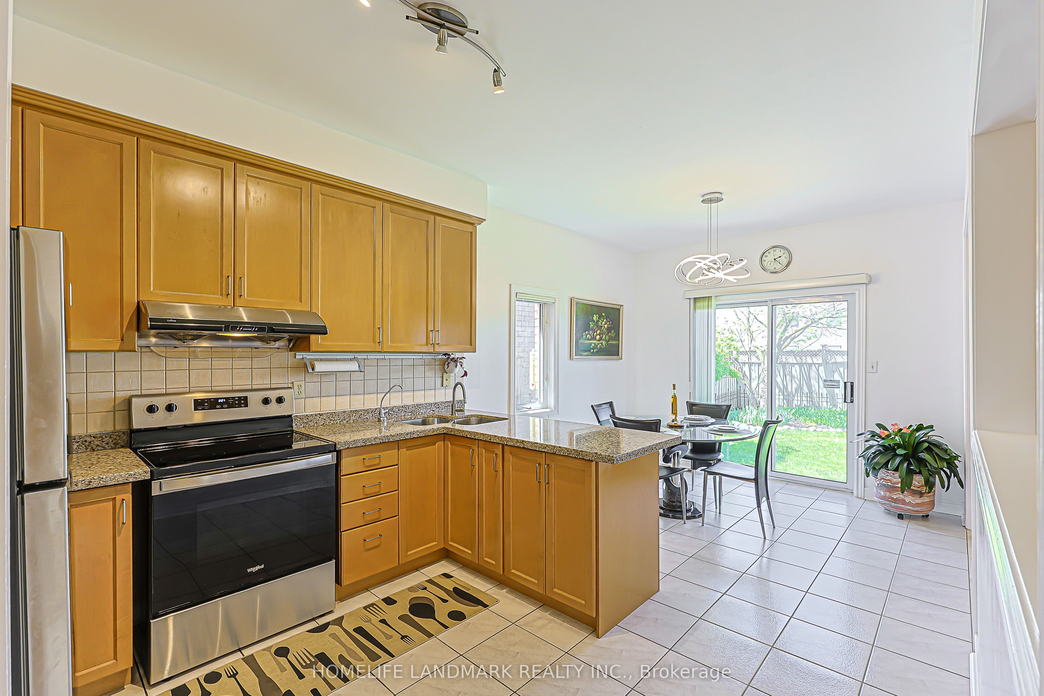 81 Eastpine Drive Property Photo 11