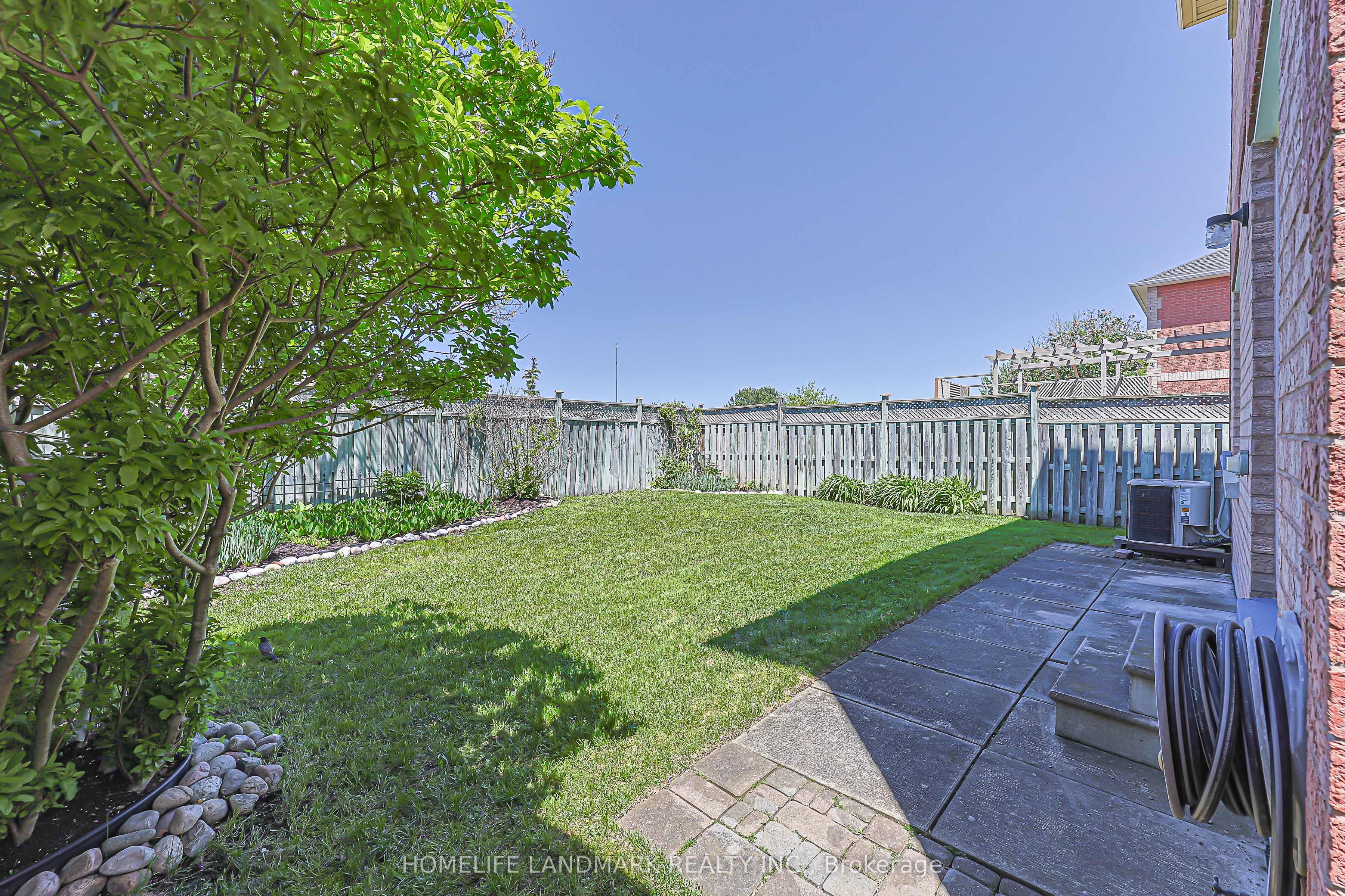81 Eastpine Drive Property Photo 40