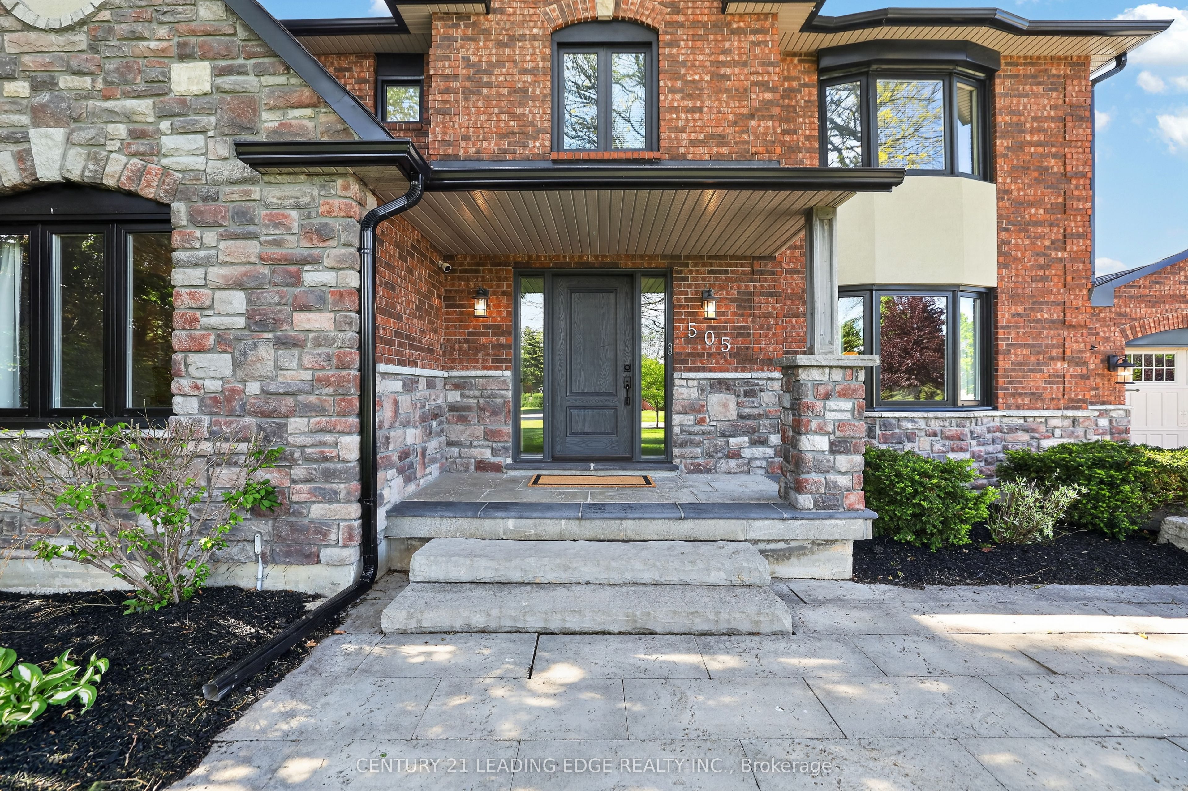 505 Aintree Drive Property Photo 4