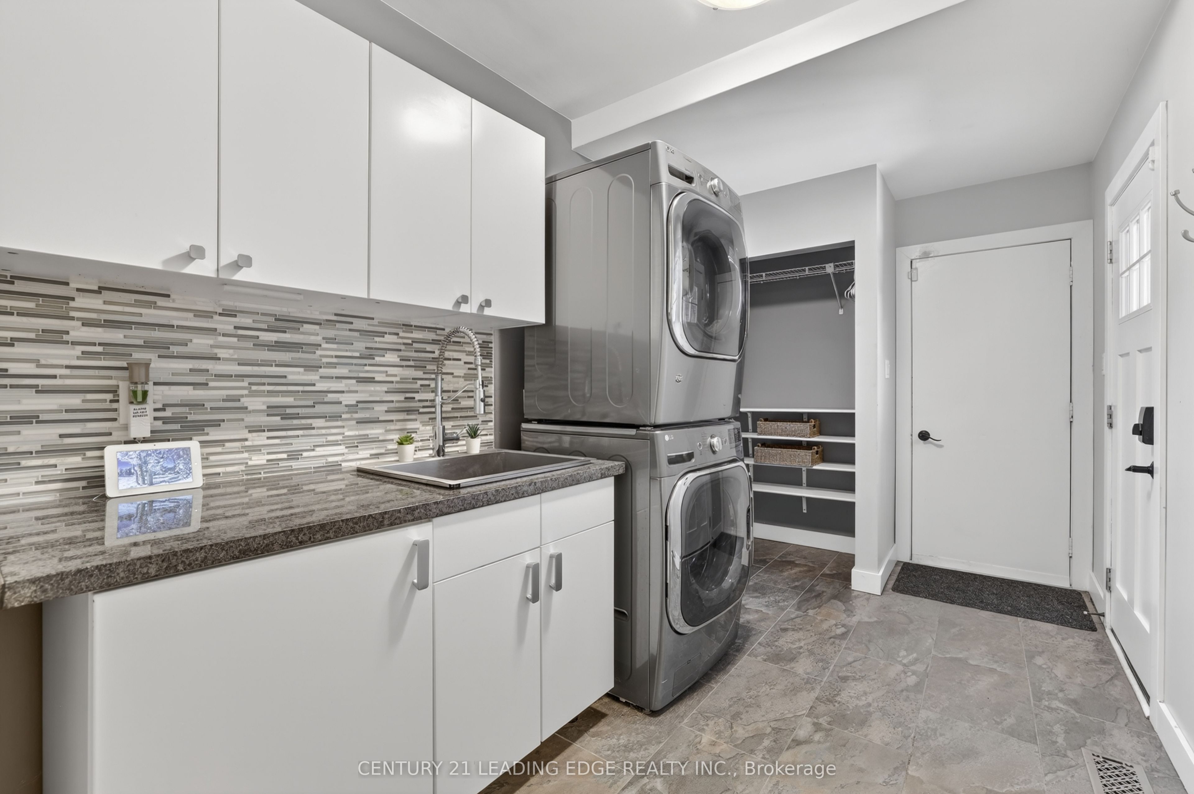 505 Aintree Drive Property Photo 20