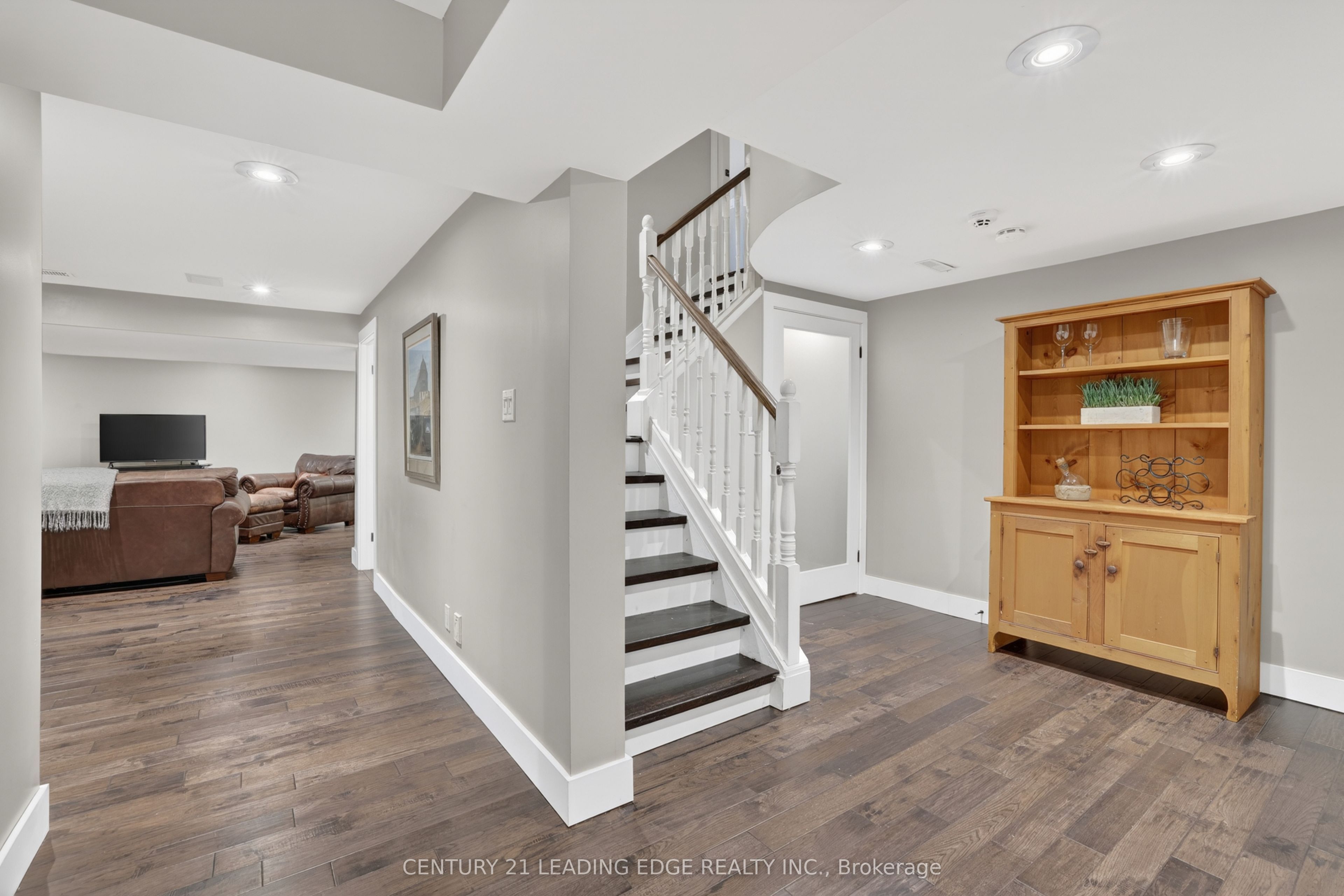 505 Aintree Drive Property Photo 29