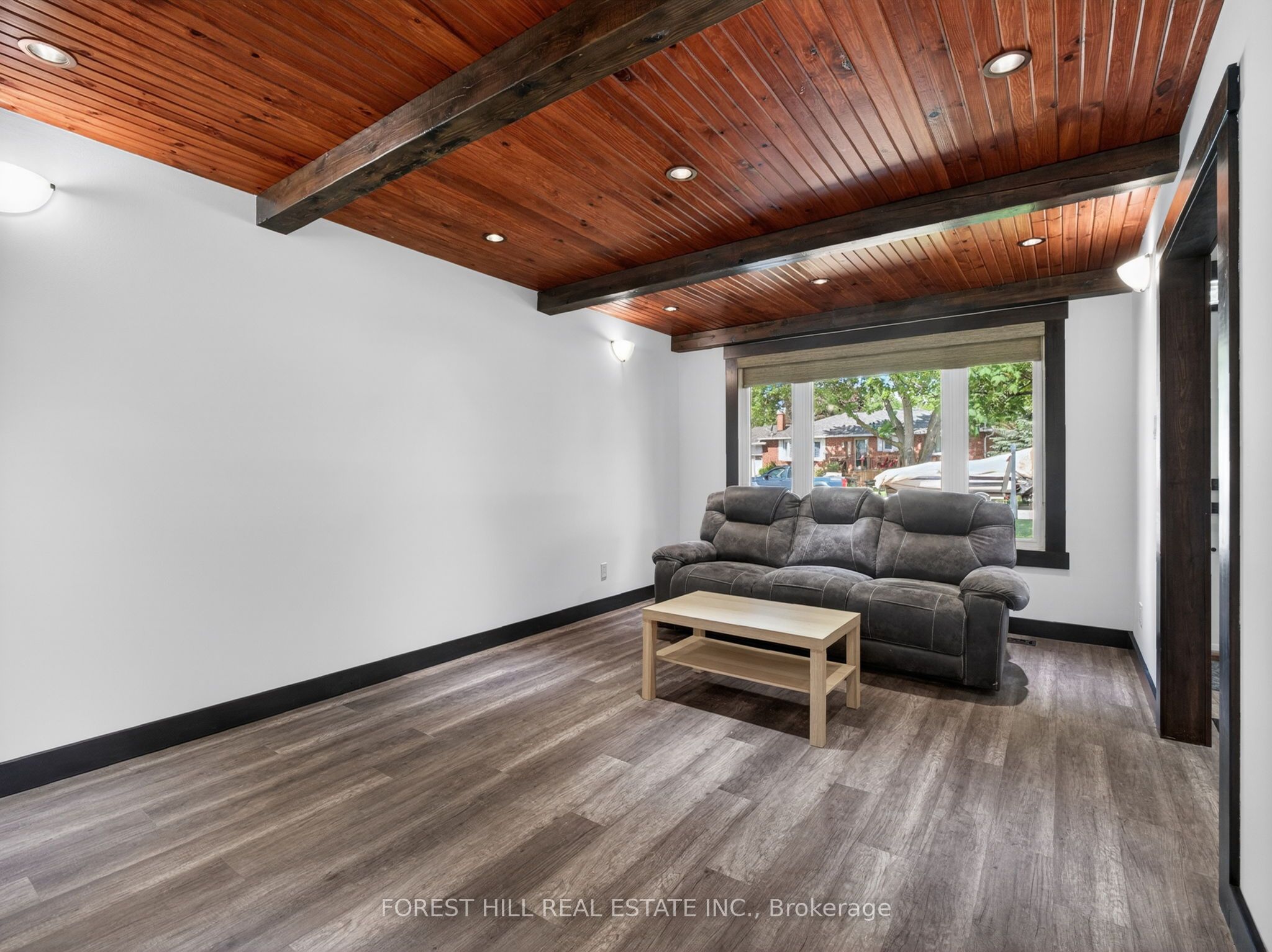 35 Townsend Avenue Property Photo 4