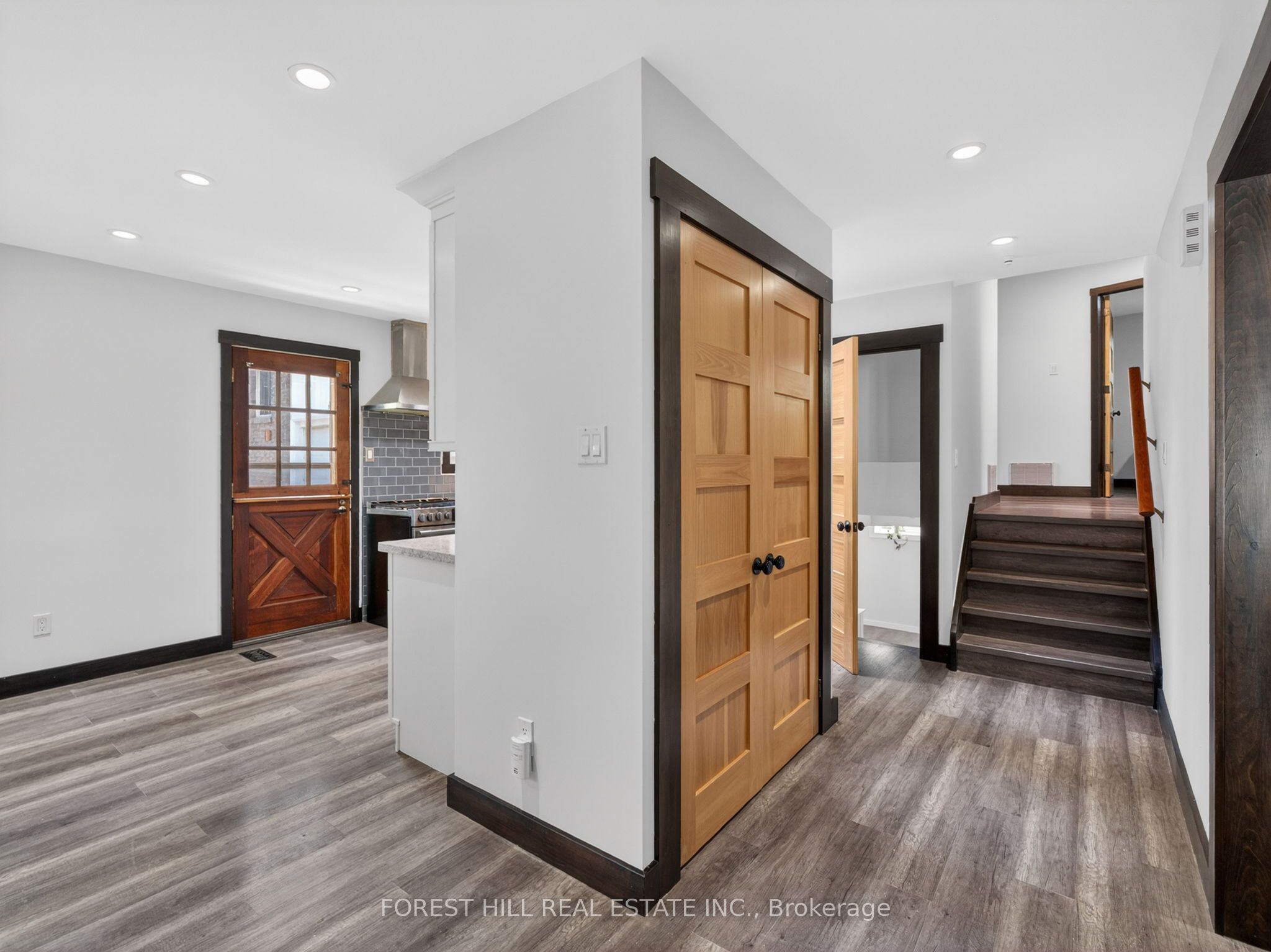 35 Townsend Avenue Property Photo 6