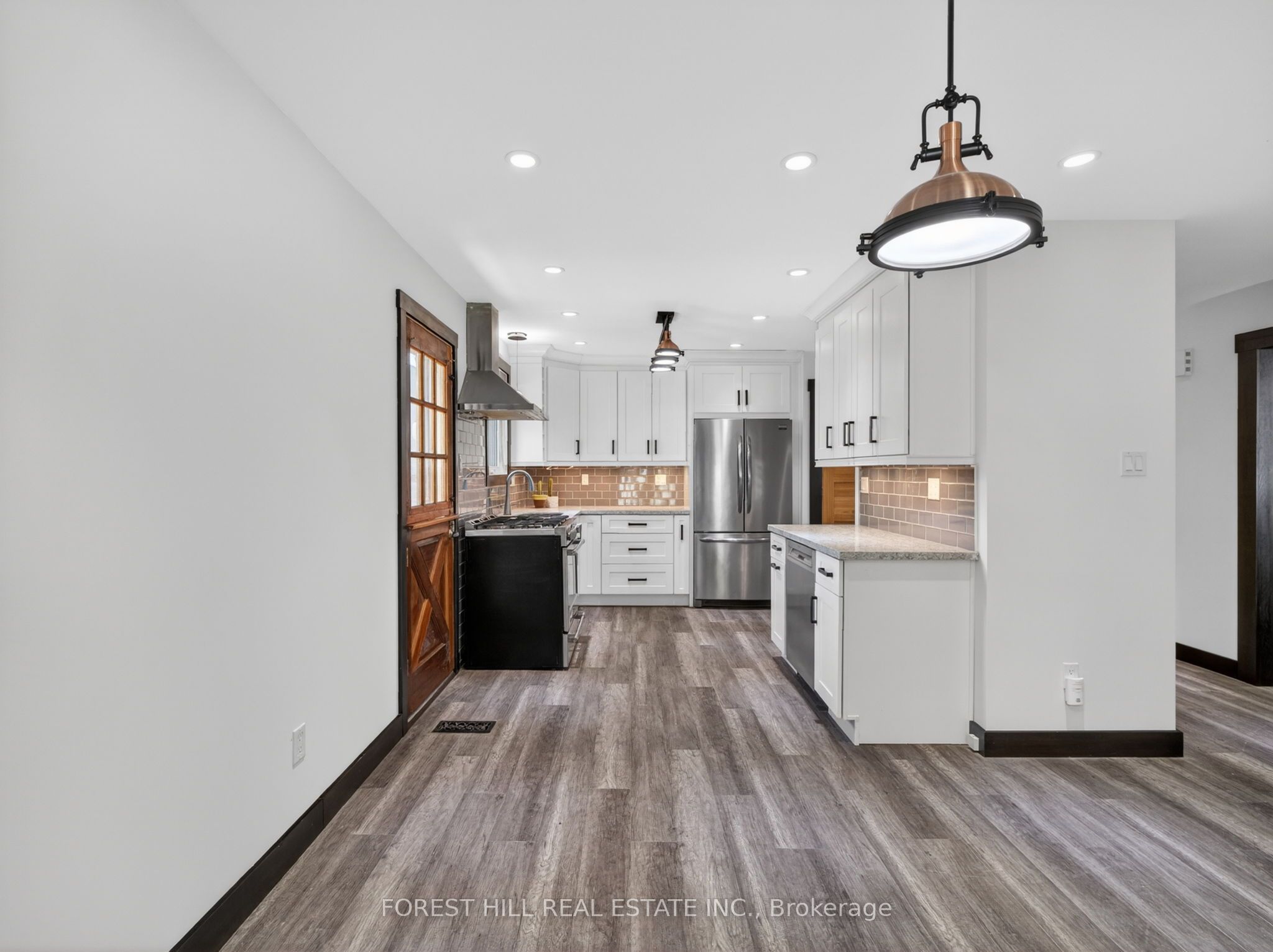 35 Townsend Avenue Property Photo 8