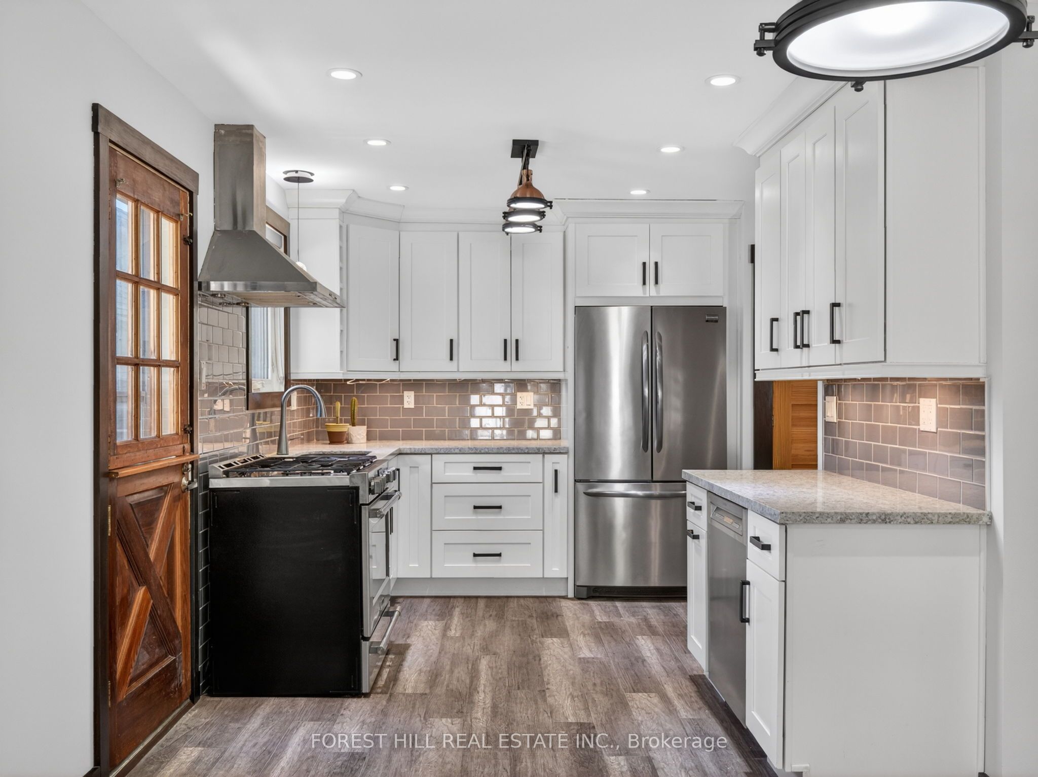 35 Townsend Avenue Property Photo 9