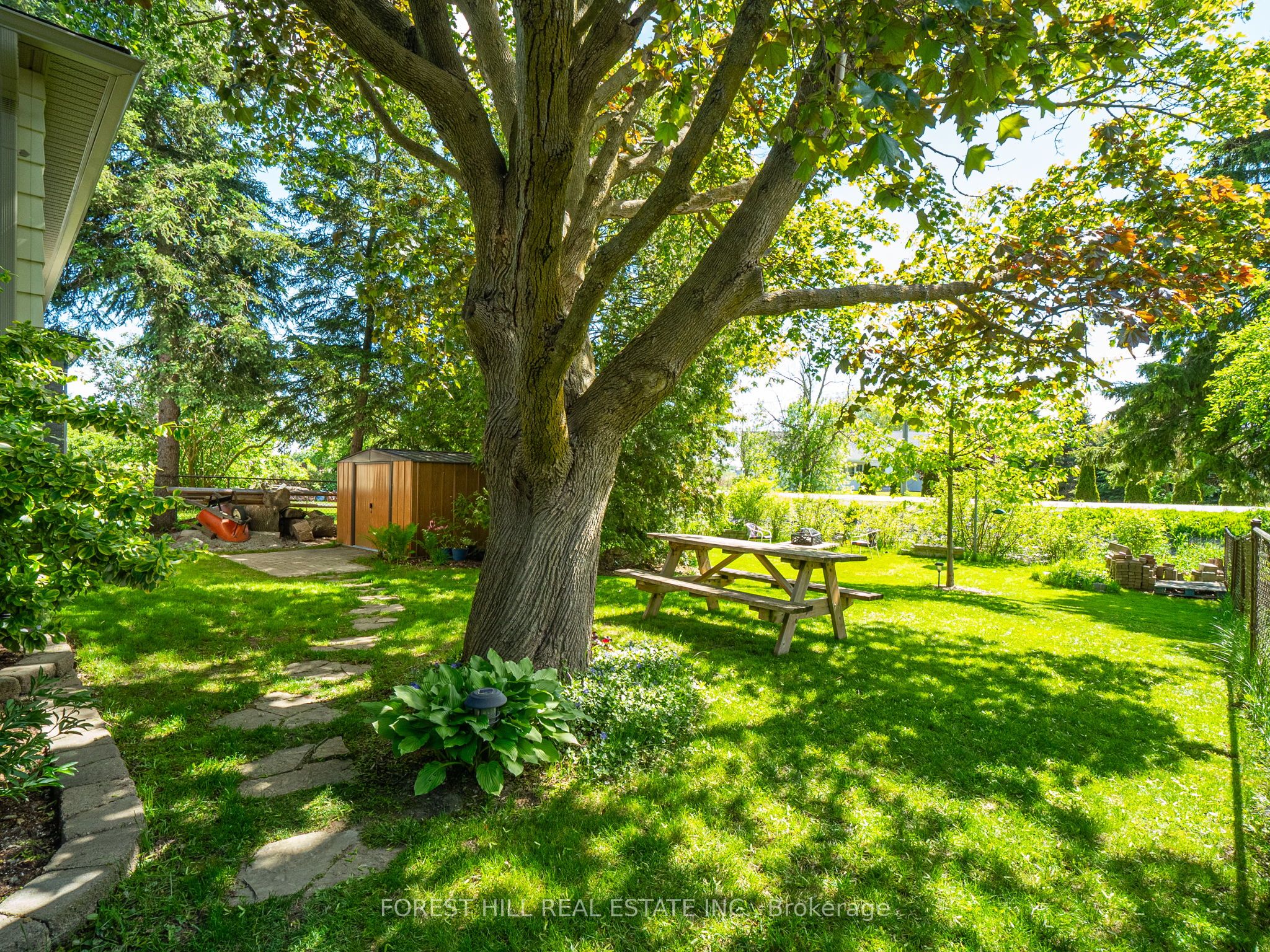 35 Townsend Avenue Property Photo 31