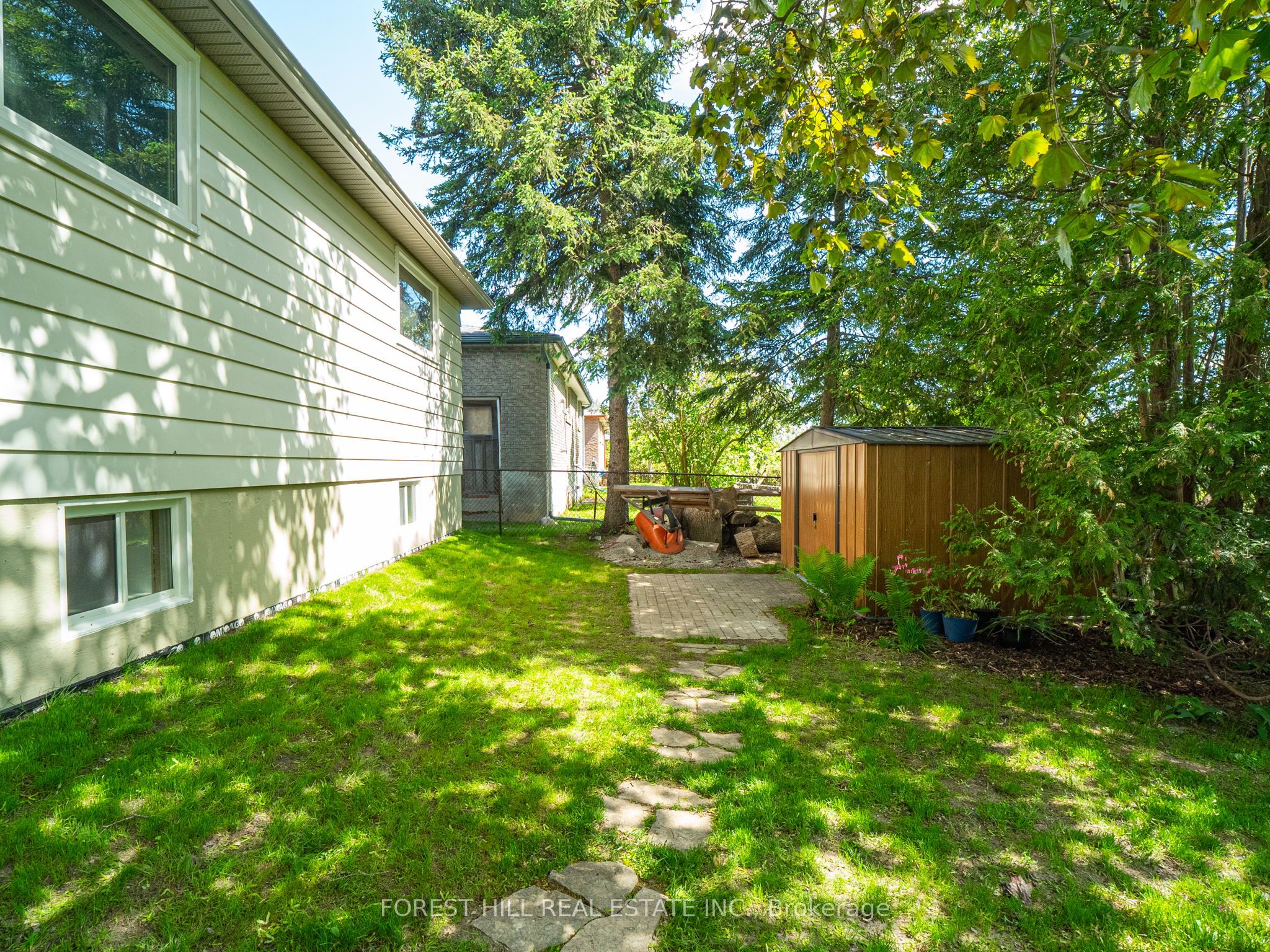 35 Townsend Avenue Property Photo 32