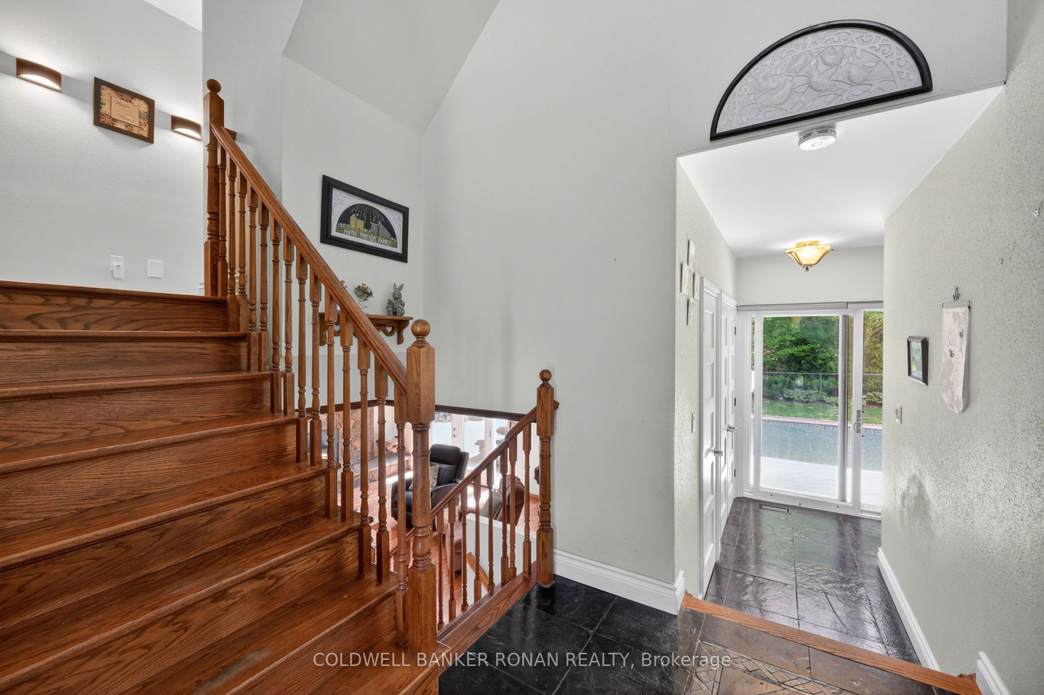 5565 5th Line Property Photo 6