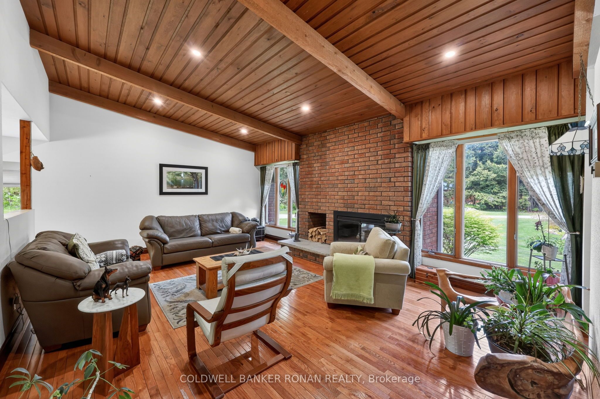 5565 5th Line Property Photo 7