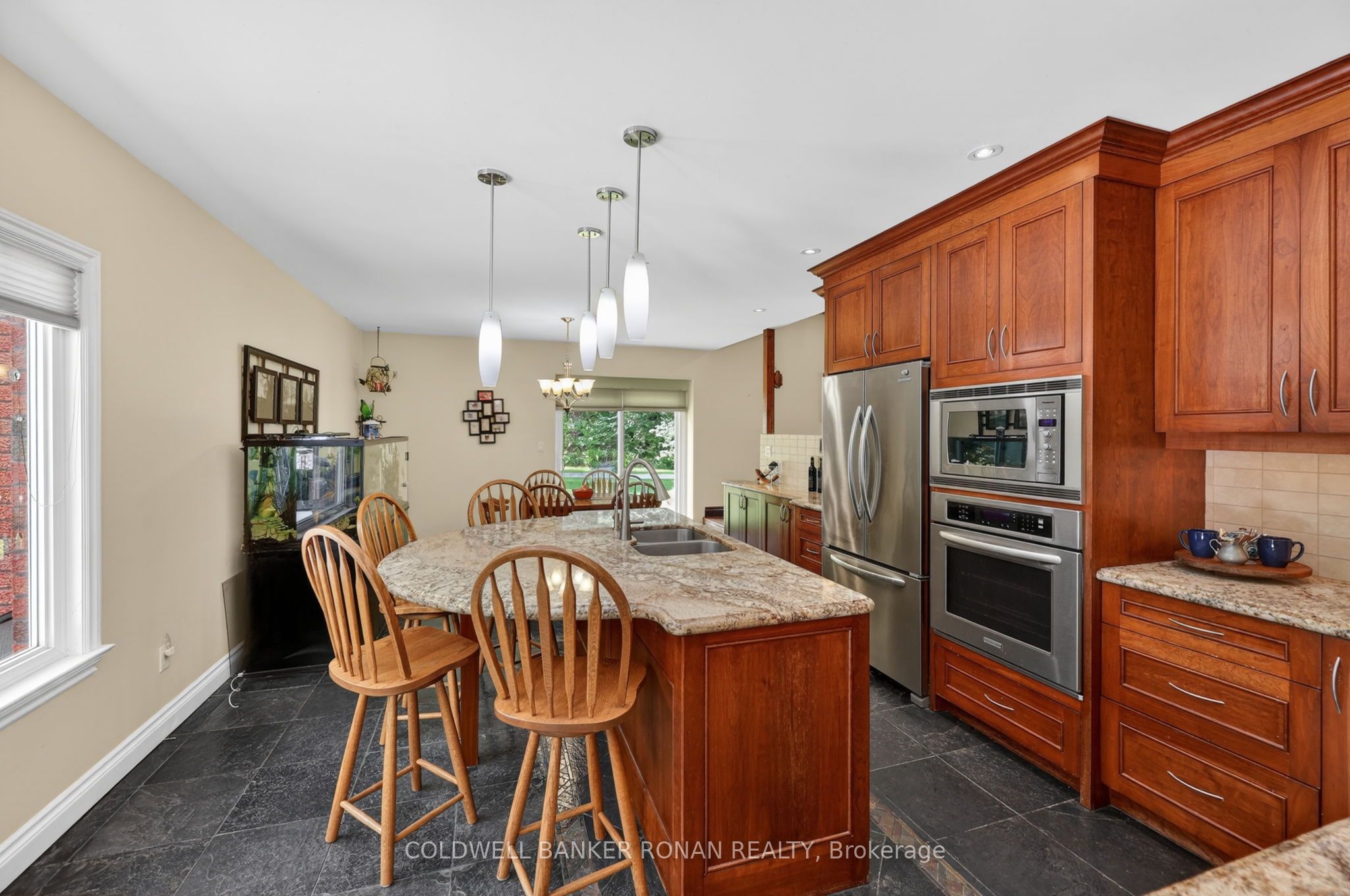 5565 5th Line Property Photo 14