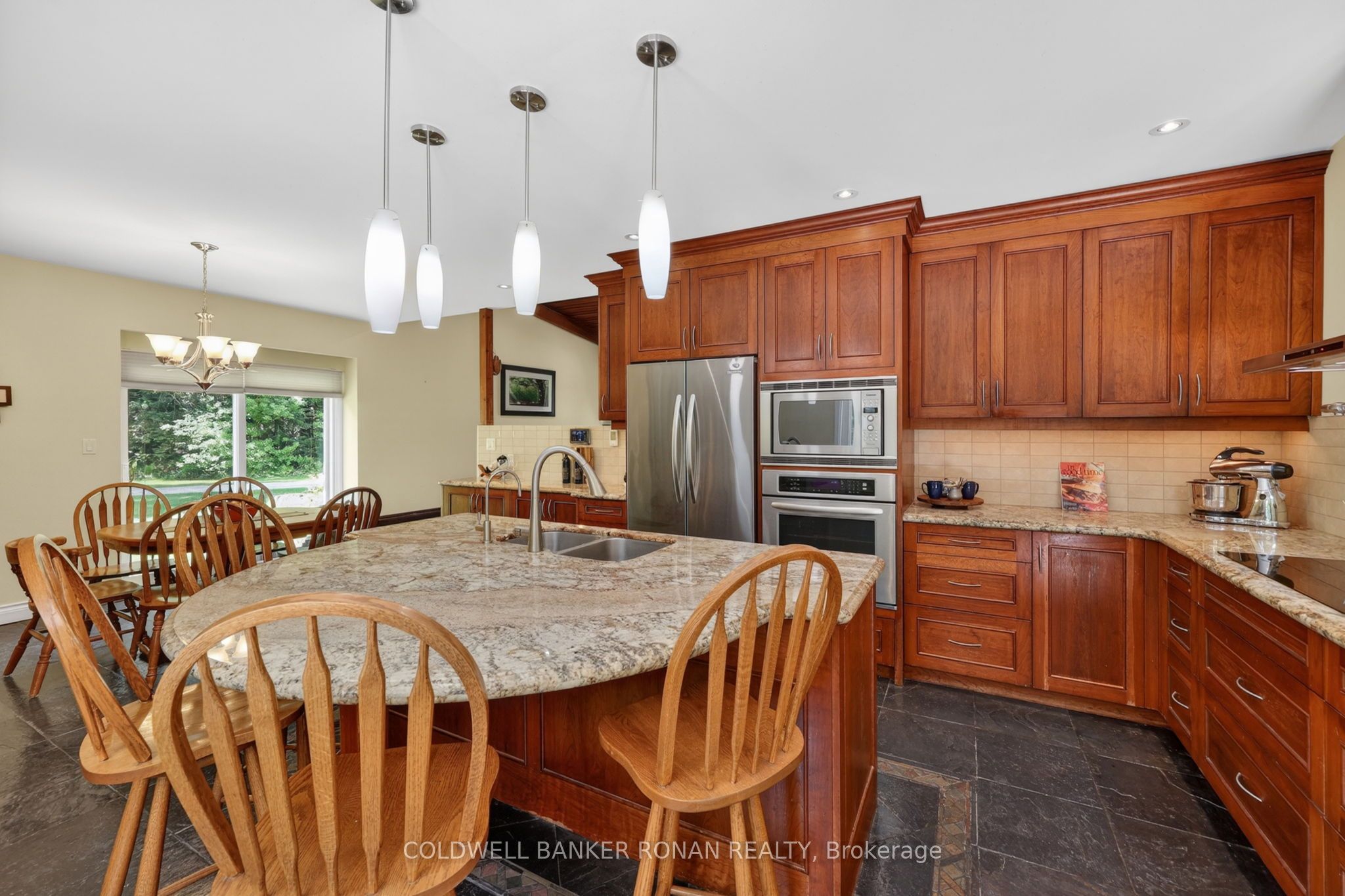 5565 5th Line Property Photo 15