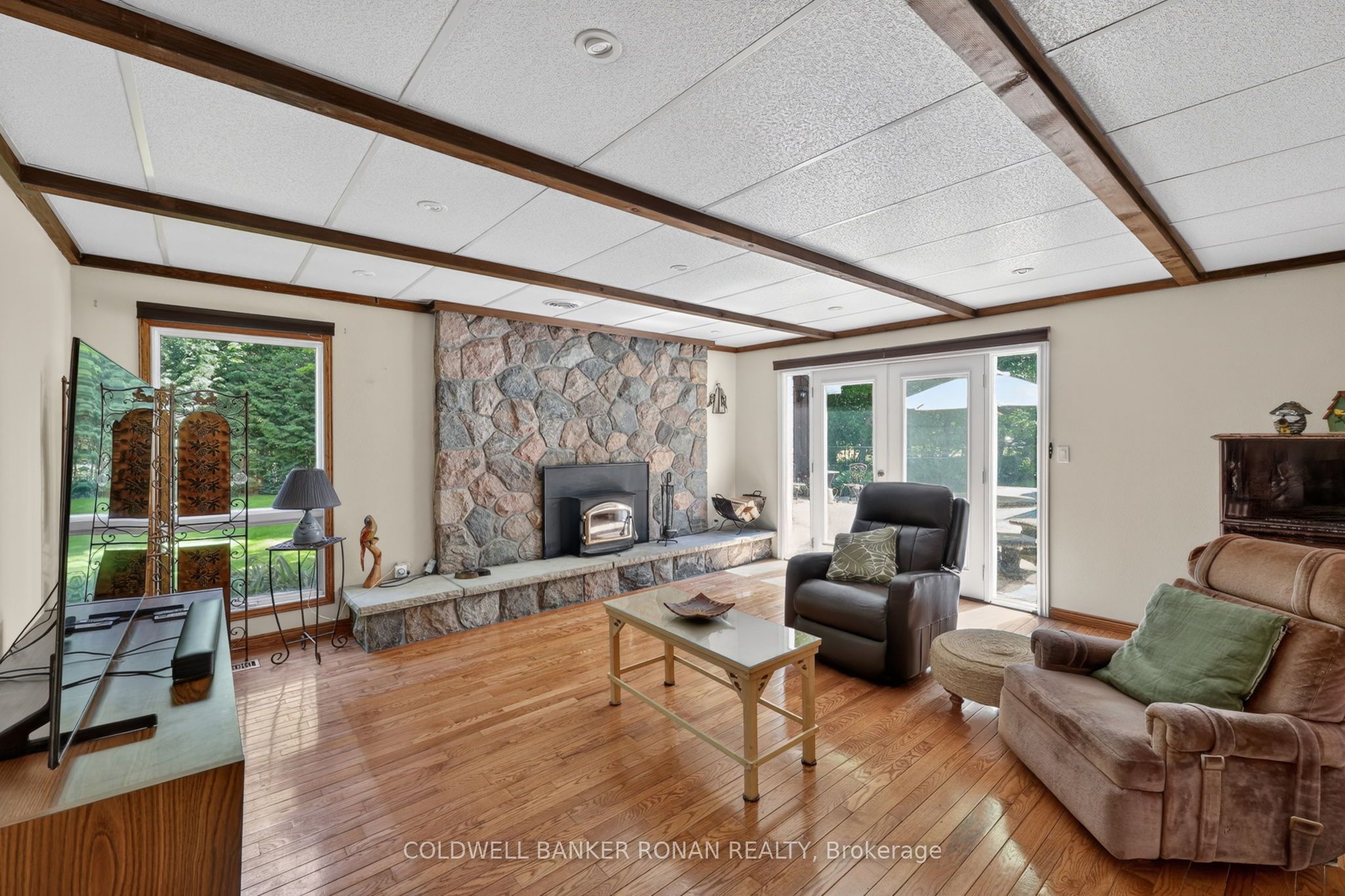 5565 5th Line Property Photo 24