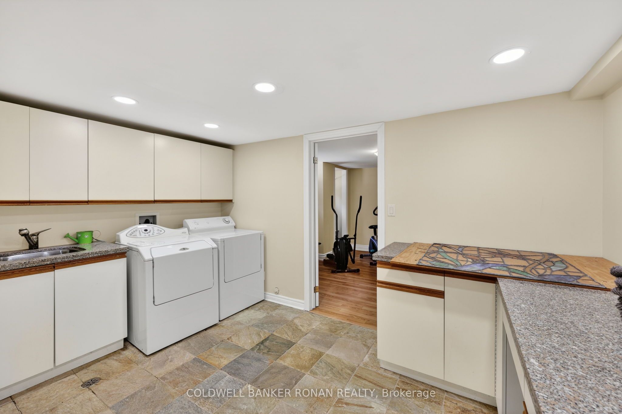 5565 5th Line Property Photo 26
