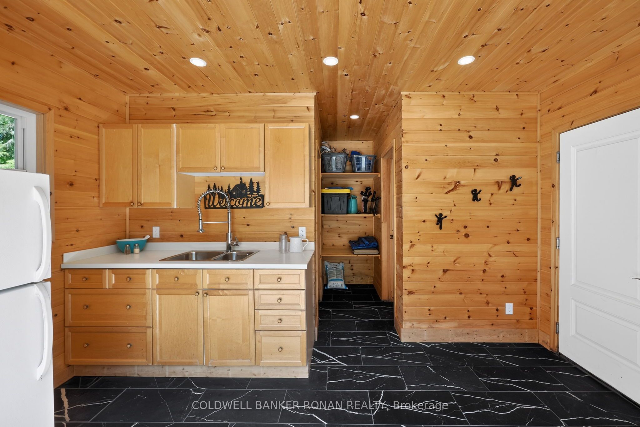 5565 5th Line Property Photo 31