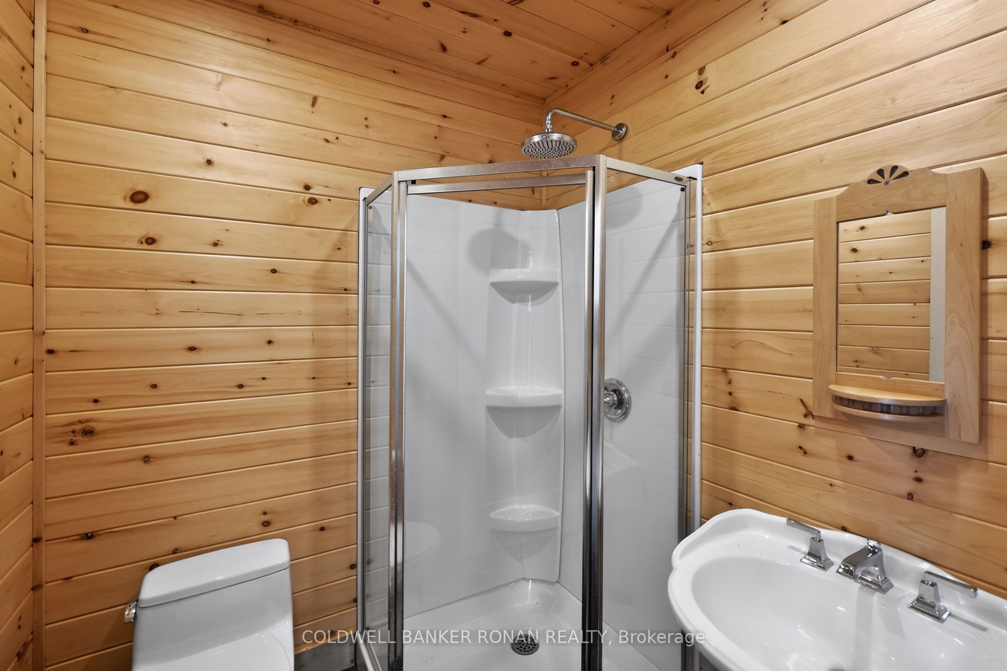 5565 5th Line Property Photo 32