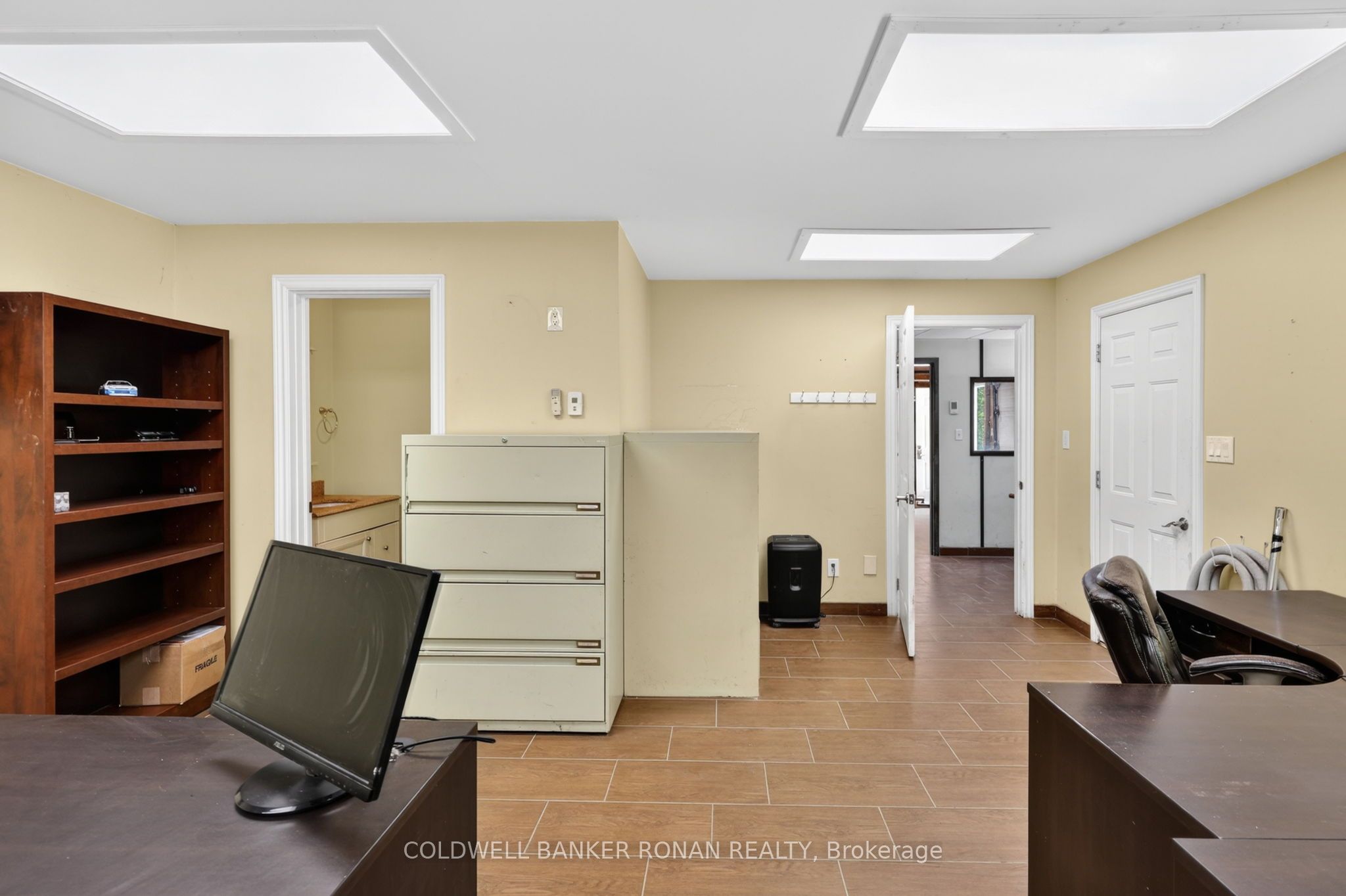 5565 5th Line Property Photo 41