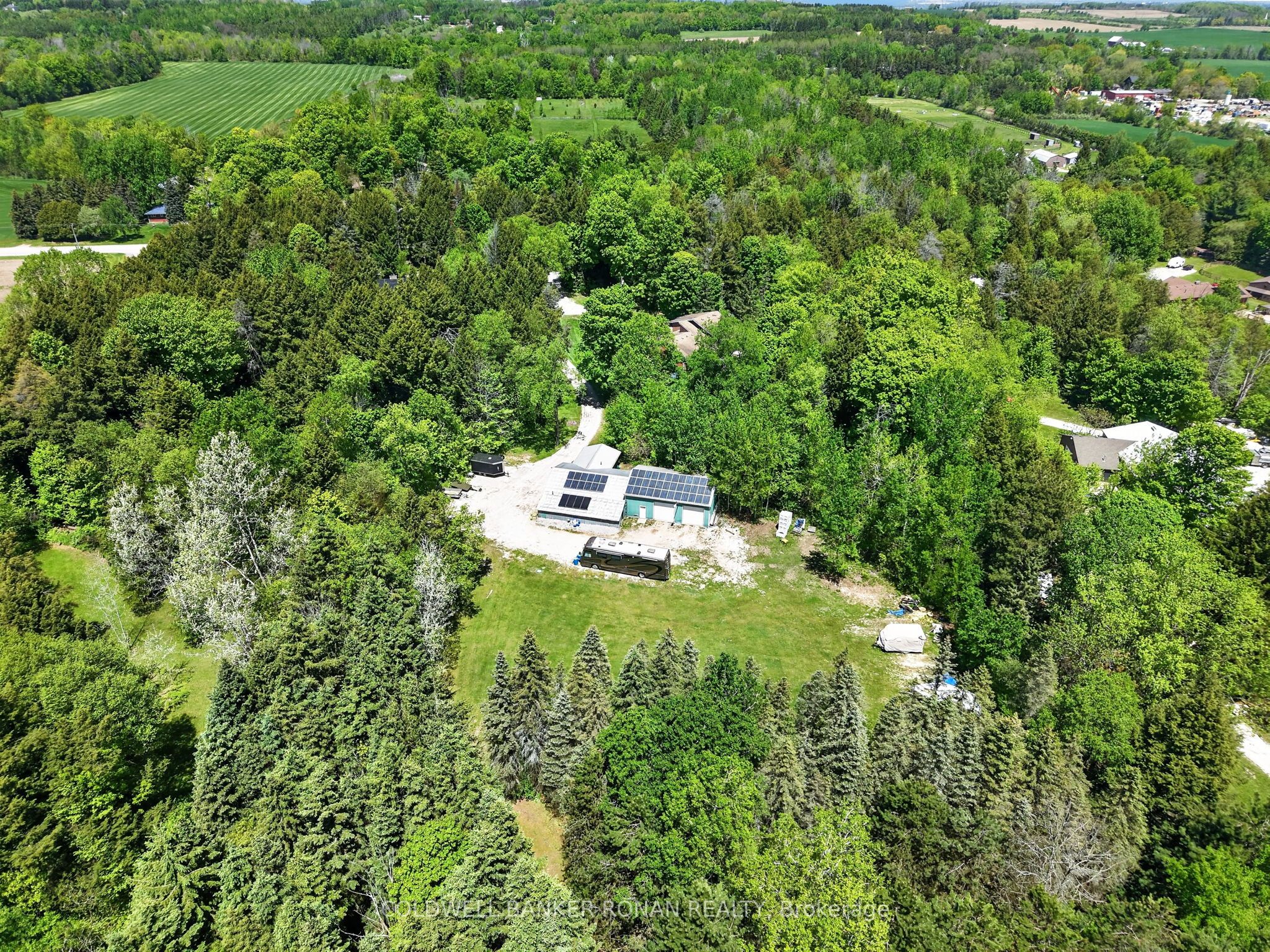 5565 5th Line Property Photo 47