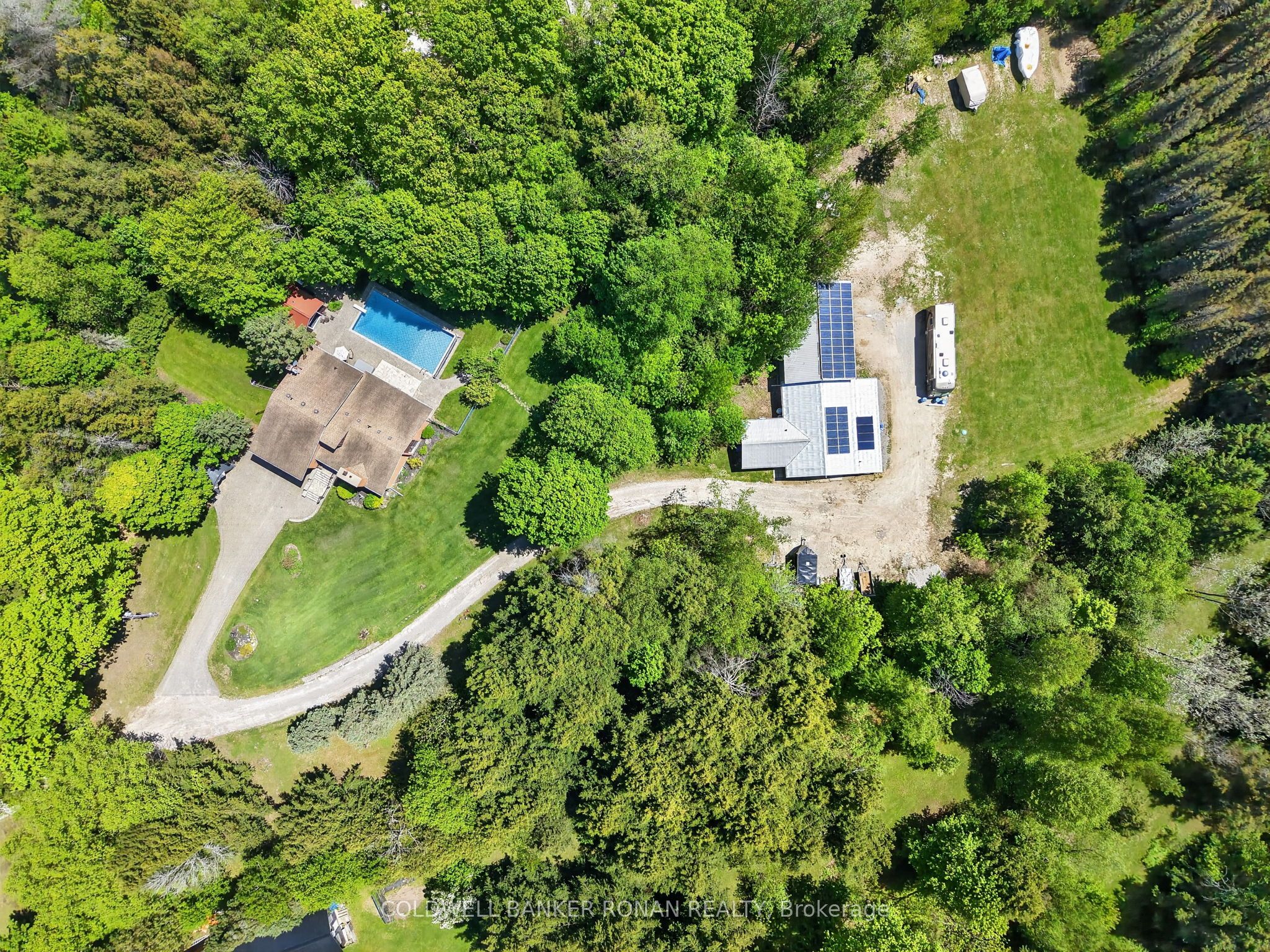 5565 5th Line Property Photo 48