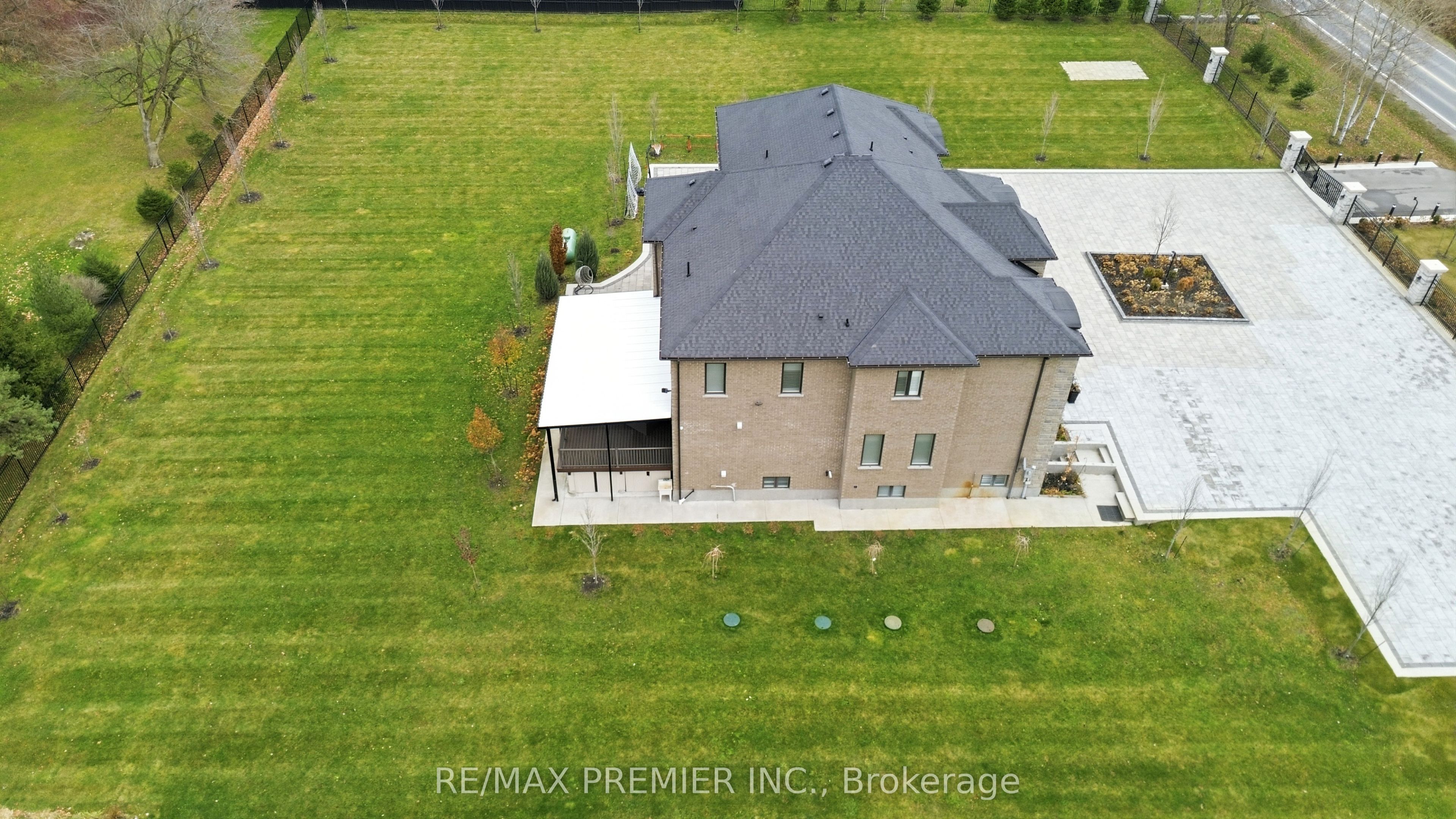 2180 King Vaughan Road Property Photo 9
