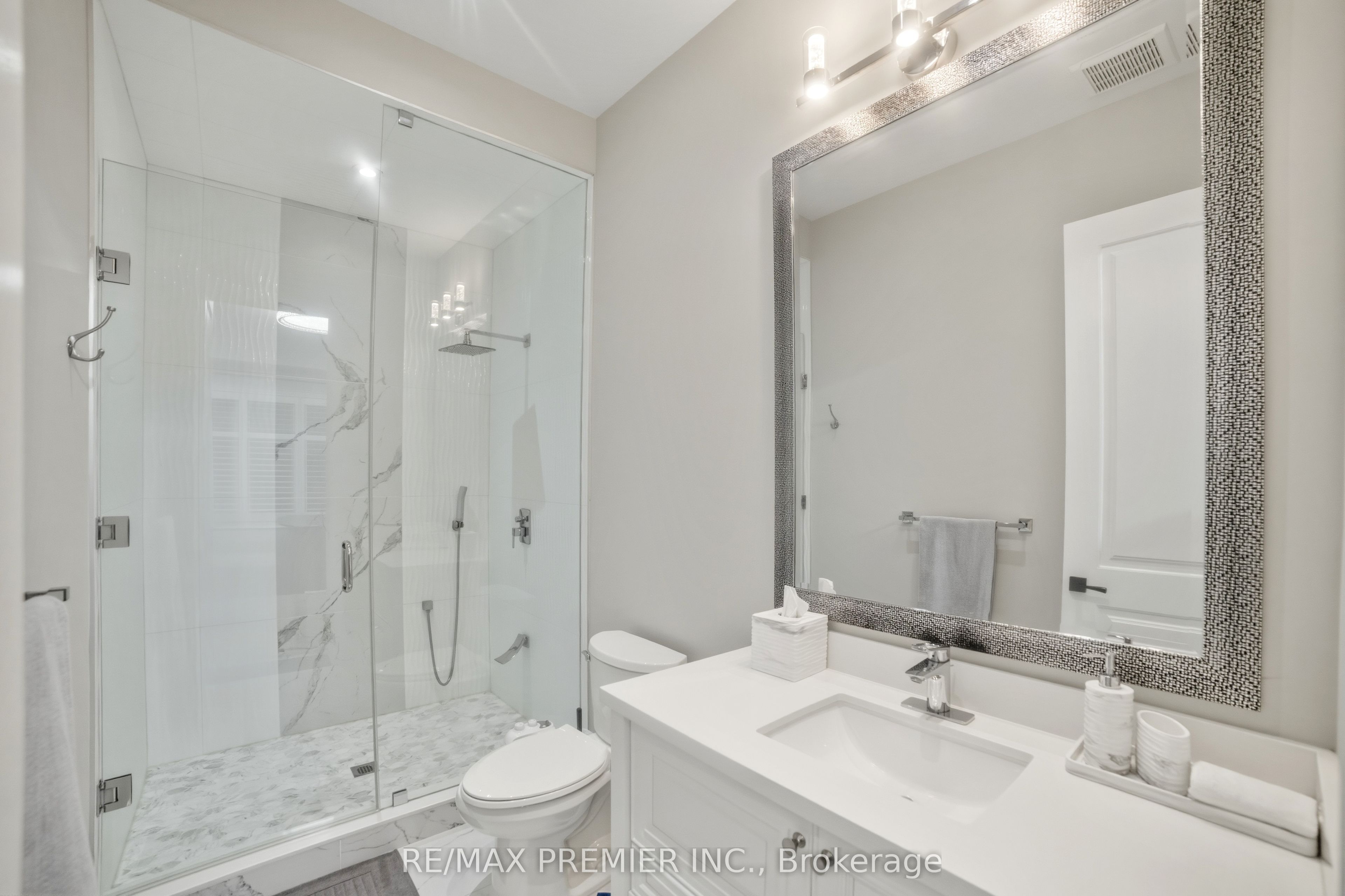 2180 King Vaughan Road Property Photo 17