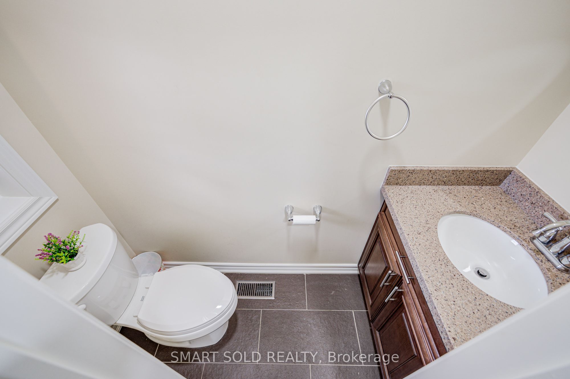 68 Denton Circle Property Photo 13