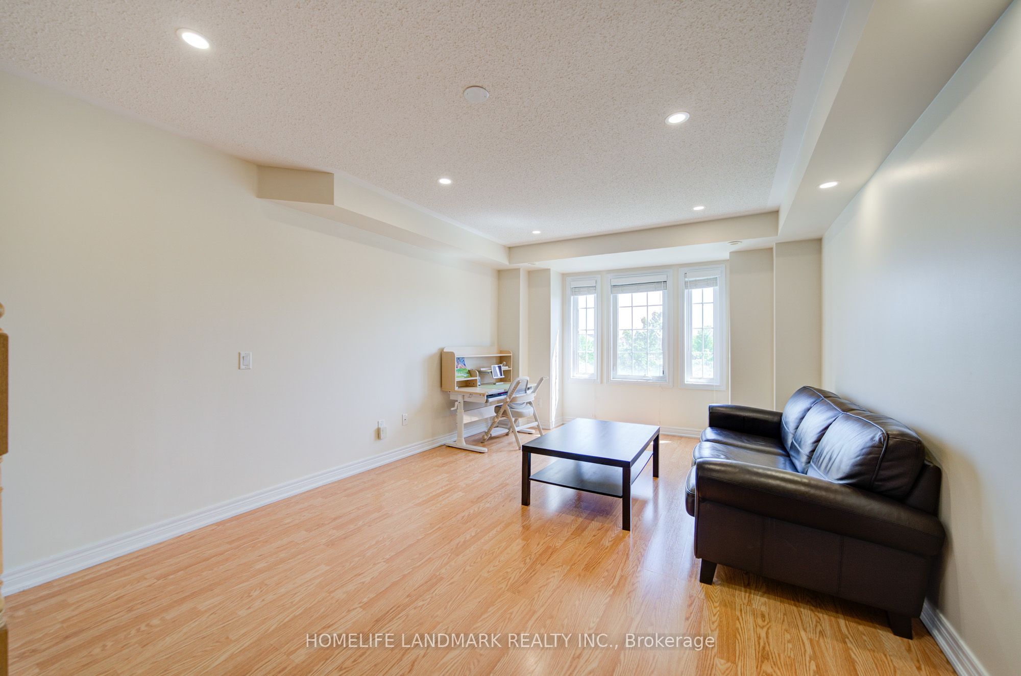 9976 Mccowan Road Property Photo 12