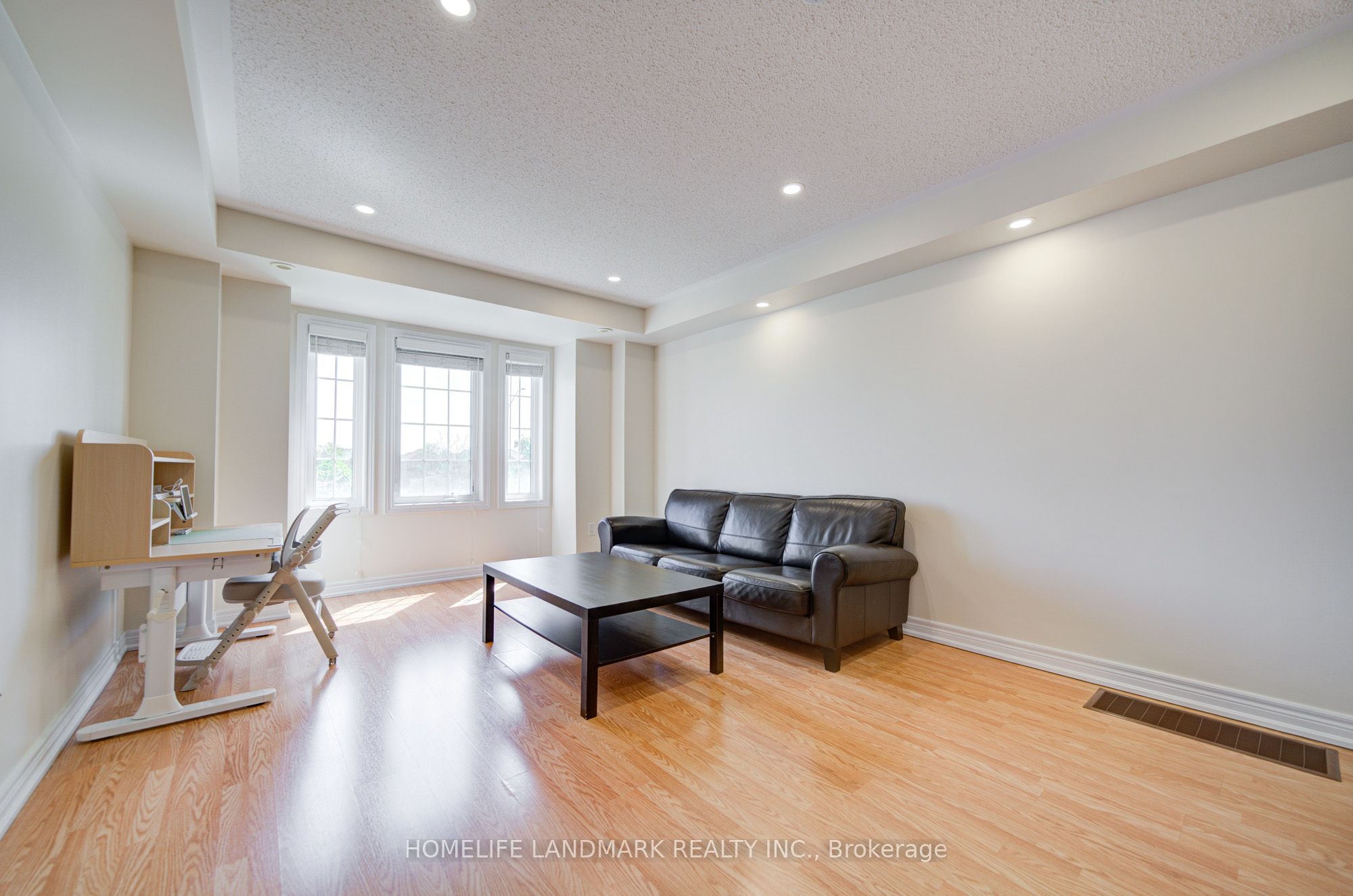 9976 Mccowan Road Property Photo 14