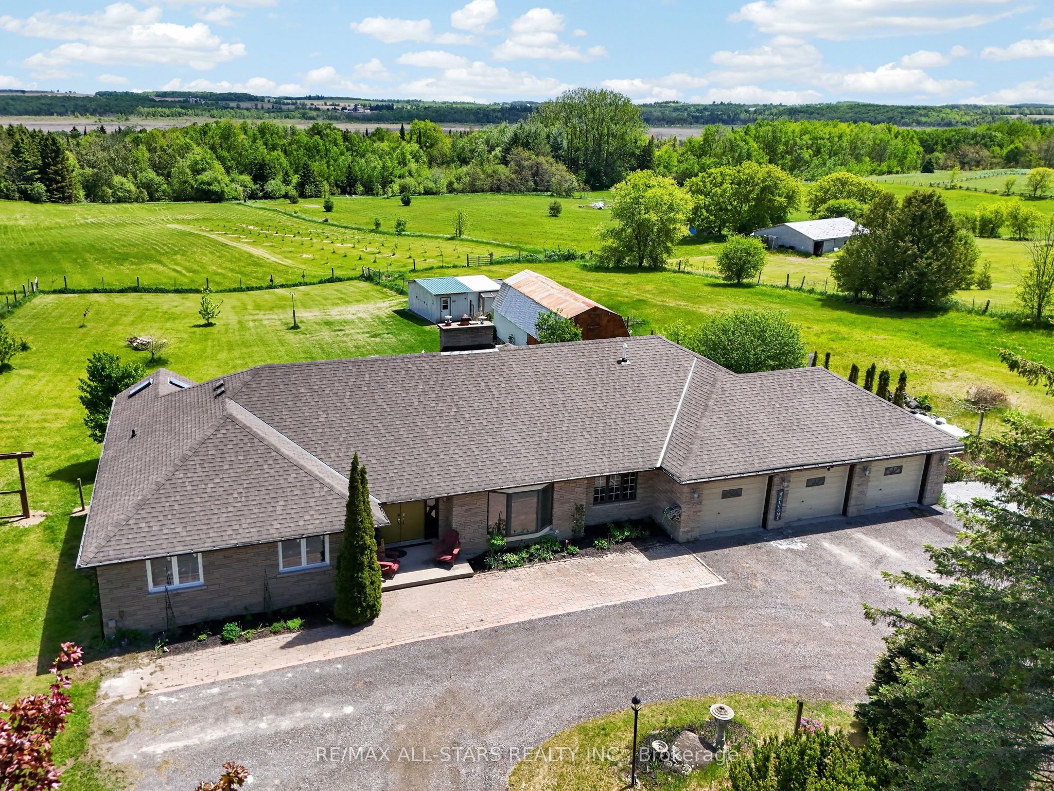 10655 Sideroad 17 Property Photo 1