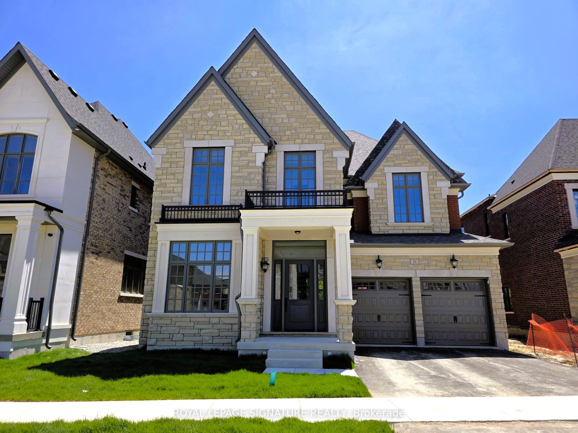 16 Gianvito Crescent Property Photo 1