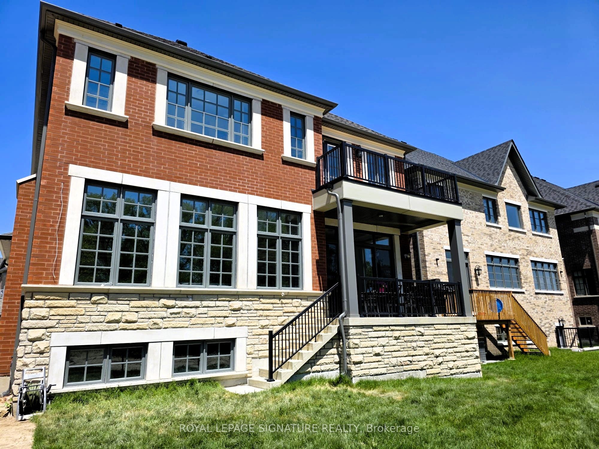 16 Gianvito Crescent Property Photo 35