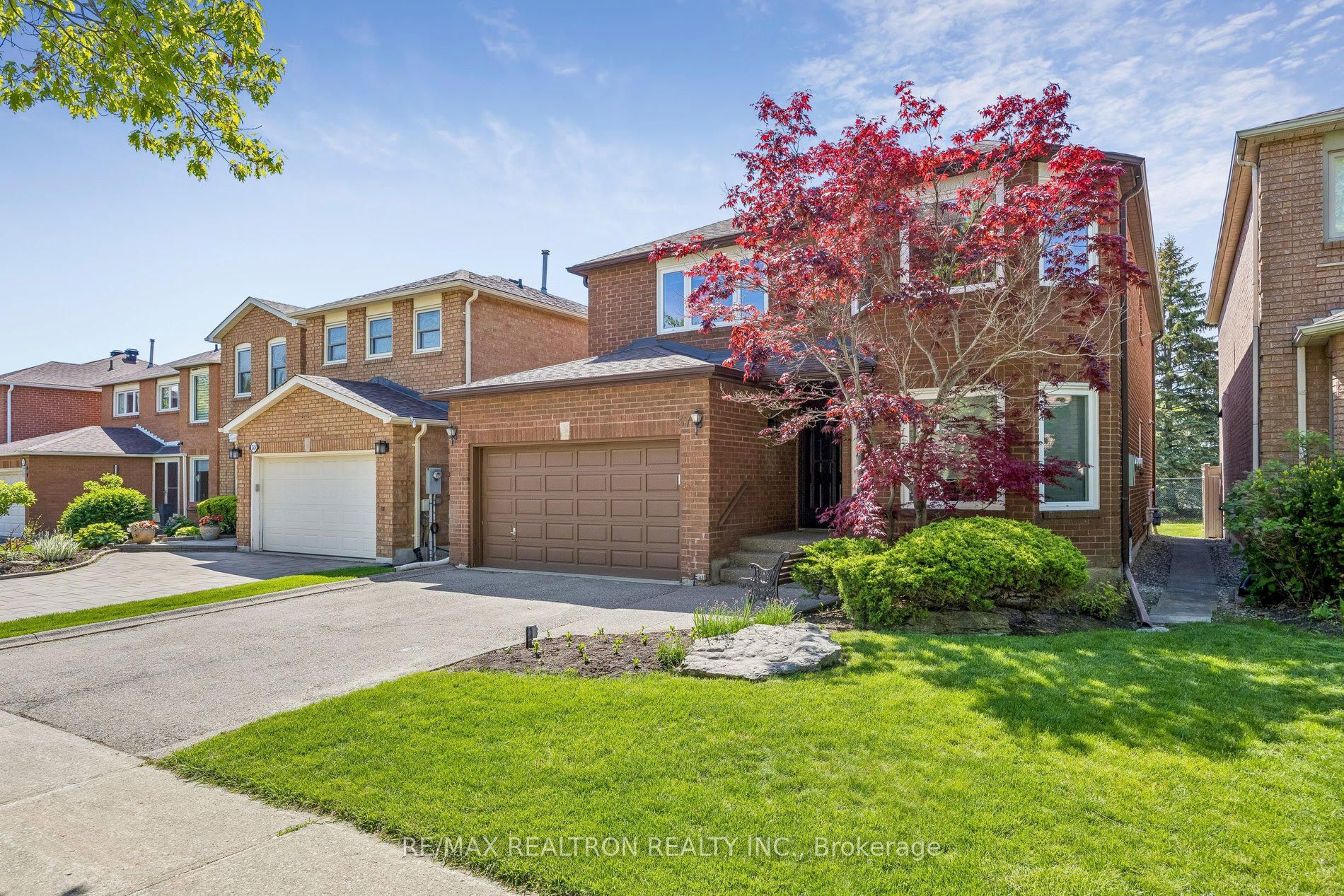 37 Dundurn Crescent Property Photo 2