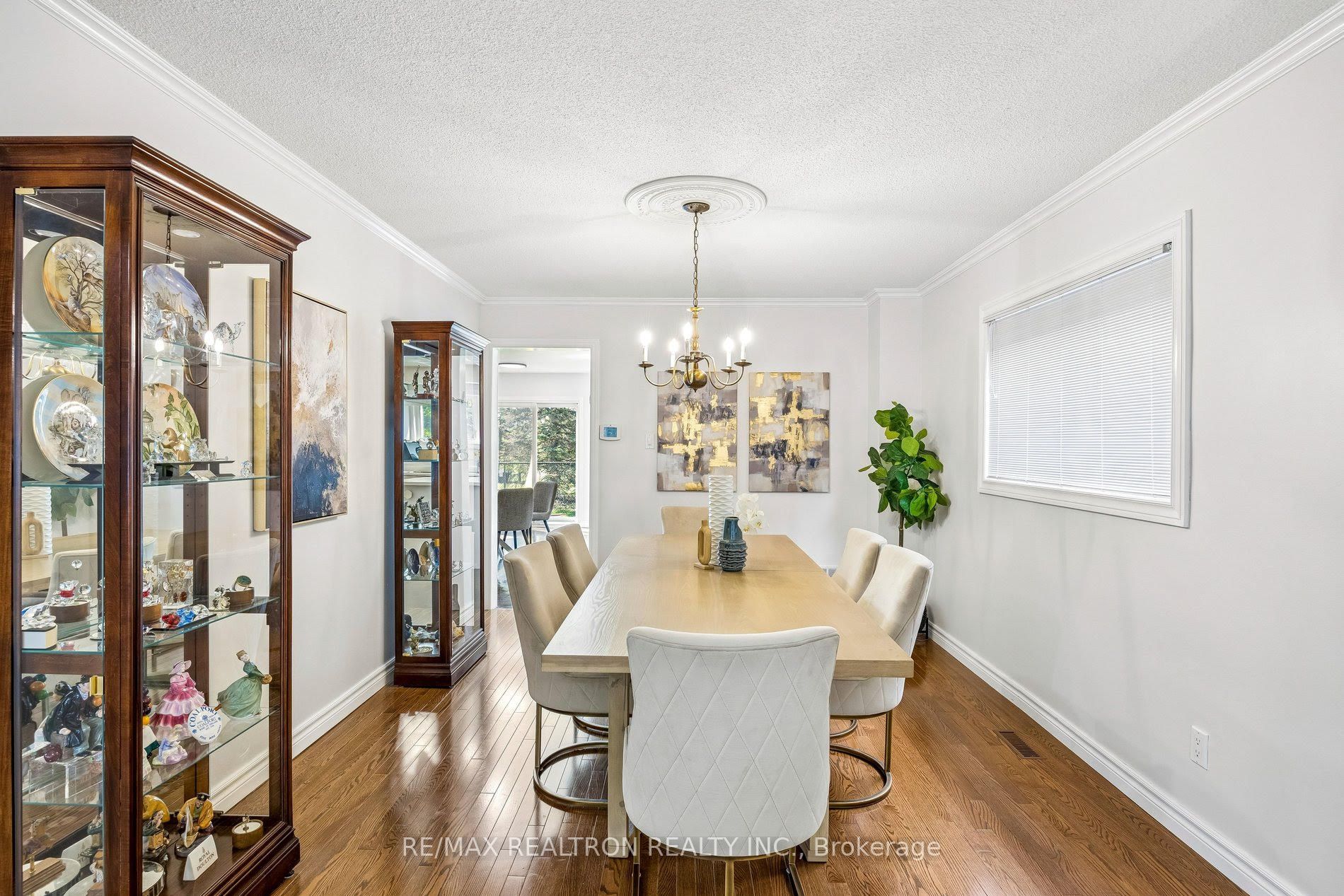 37 Dundurn Crescent Property Photo 13