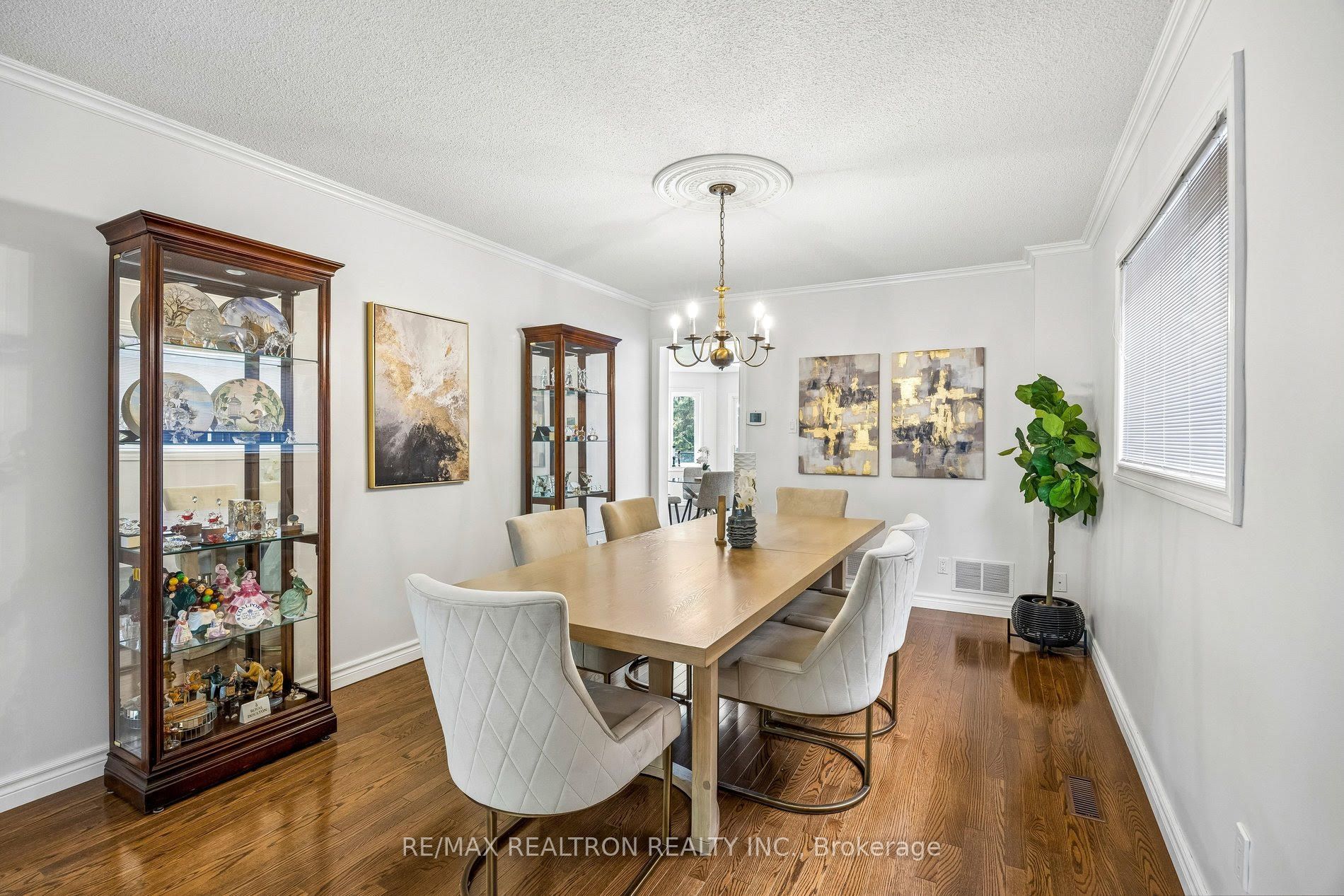 37 Dundurn Crescent Property Photo 14