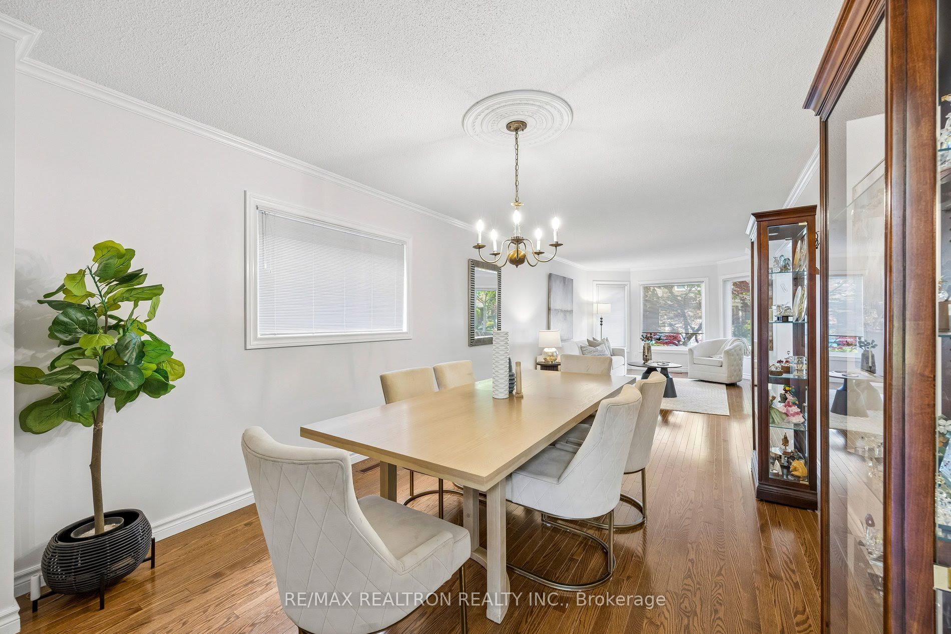 37 Dundurn Crescent Property Photo 15