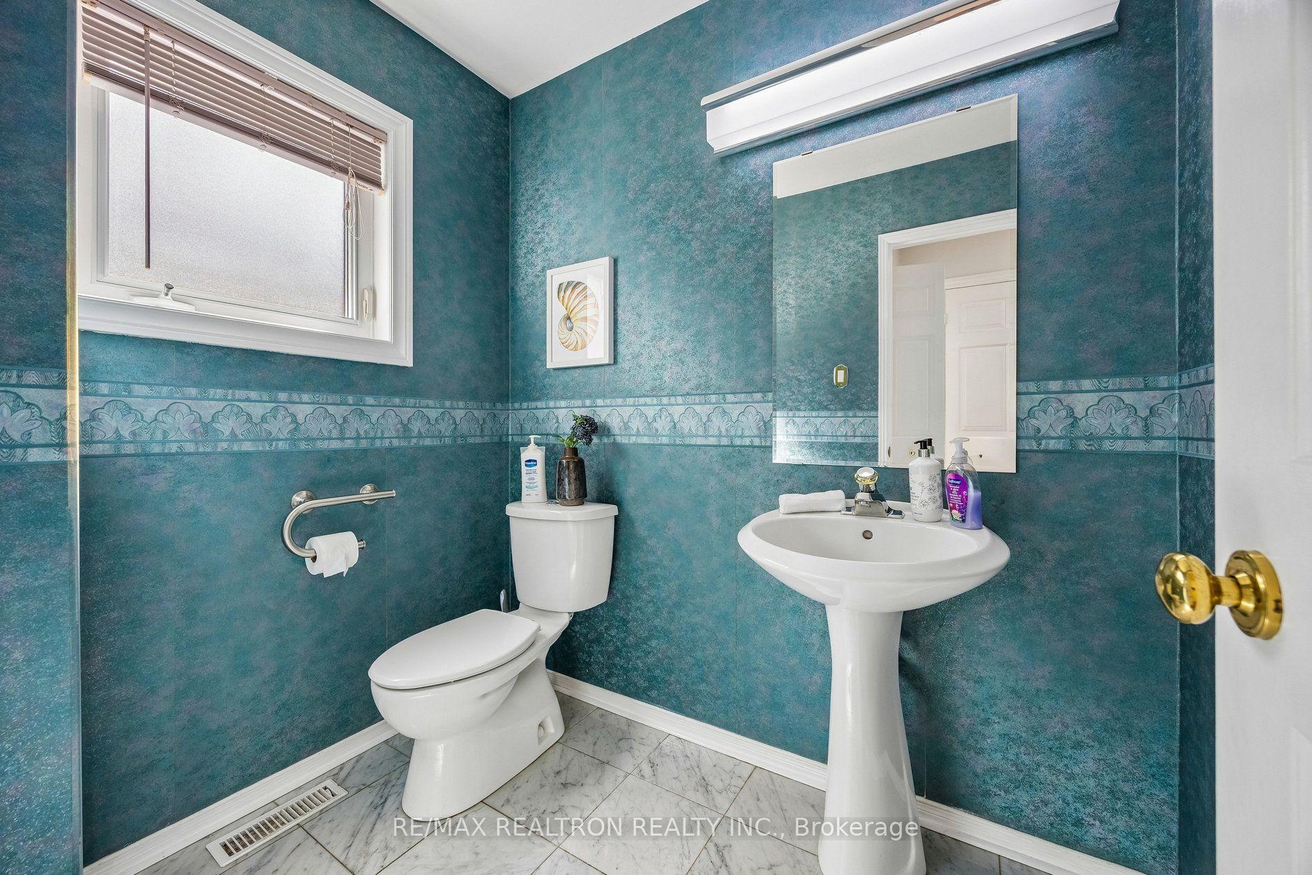 37 Dundurn Crescent Property Photo 27