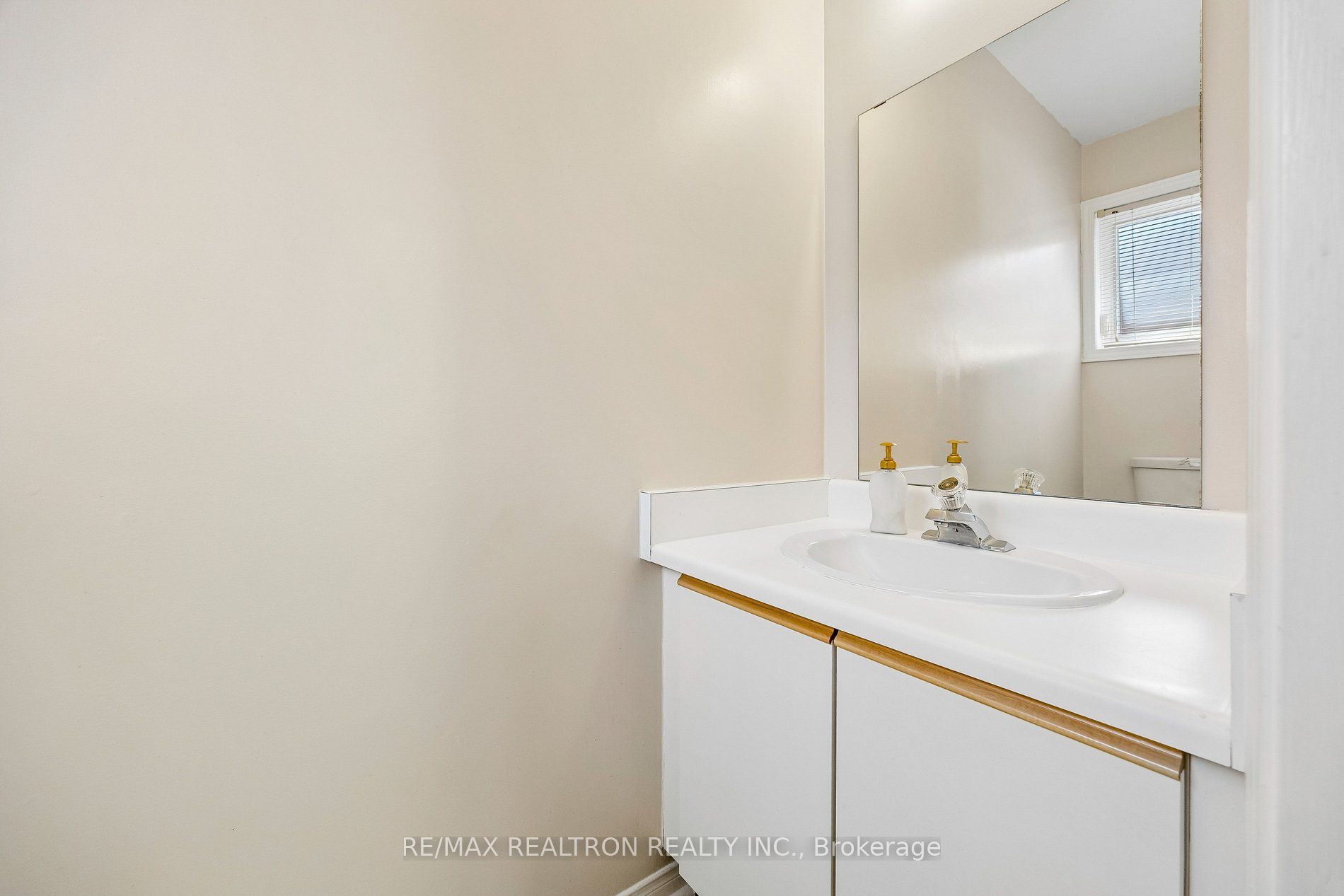 37 Dundurn Crescent Property Photo 35