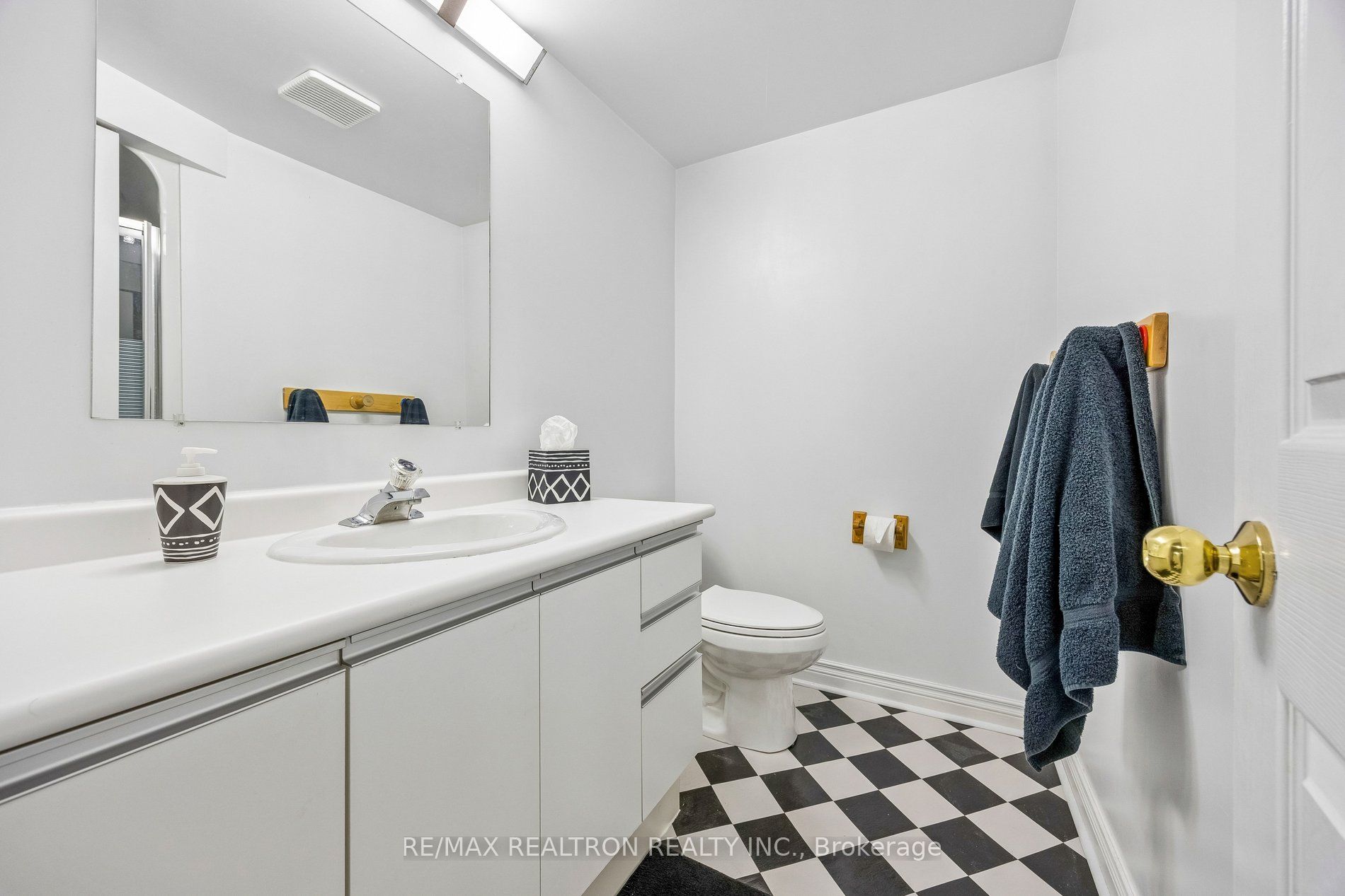 37 Dundurn Crescent Property Photo 41