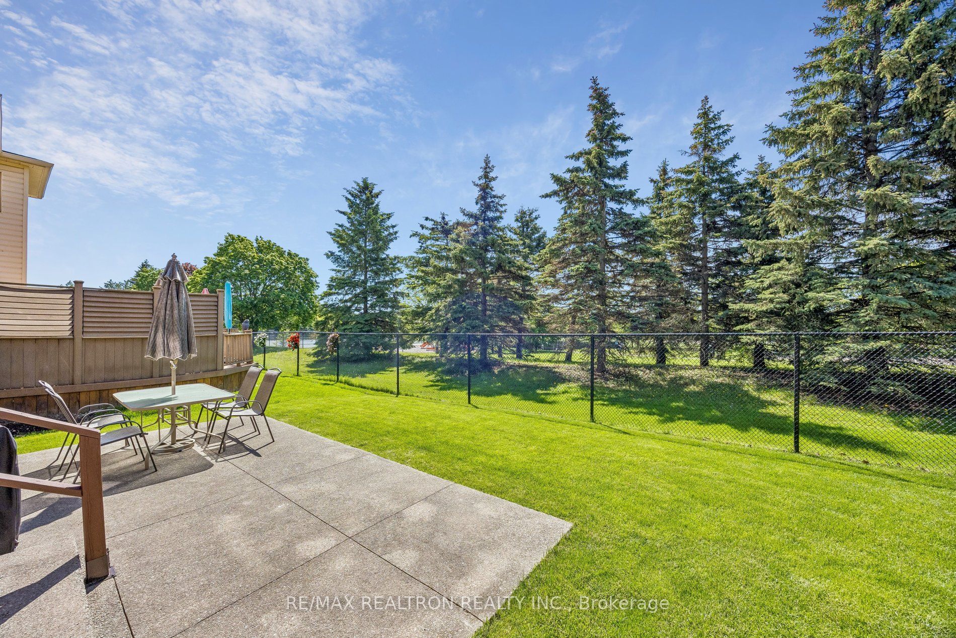 37 Dundurn Crescent Property Photo 44