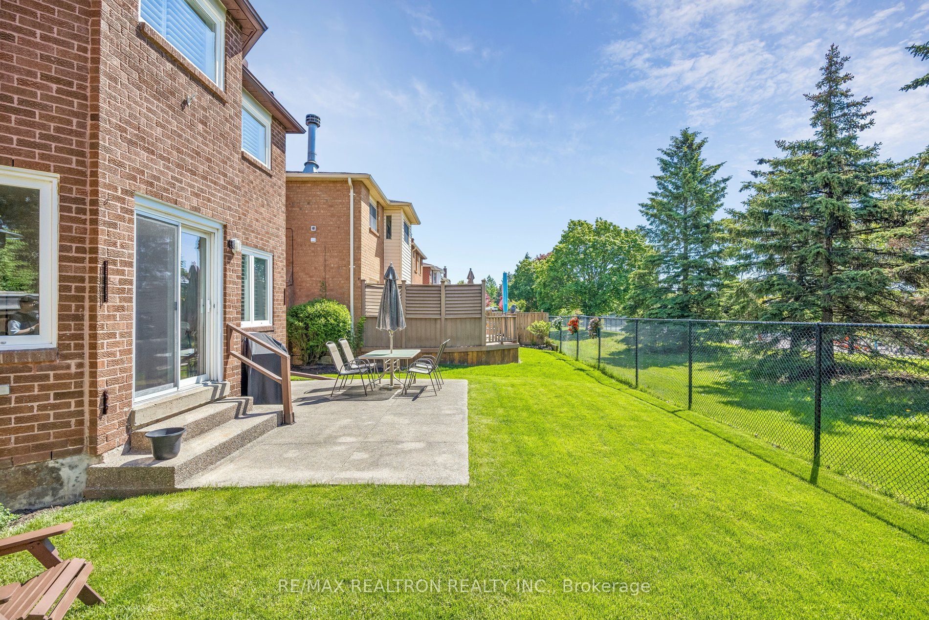 37 Dundurn Crescent Property Photo 45
