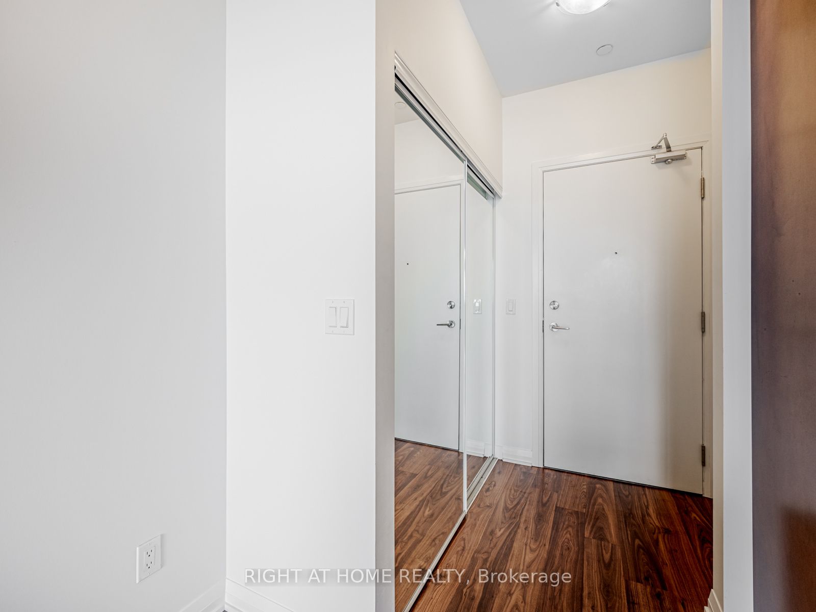 65 Oneida Crescent 1010 Property Photo 20