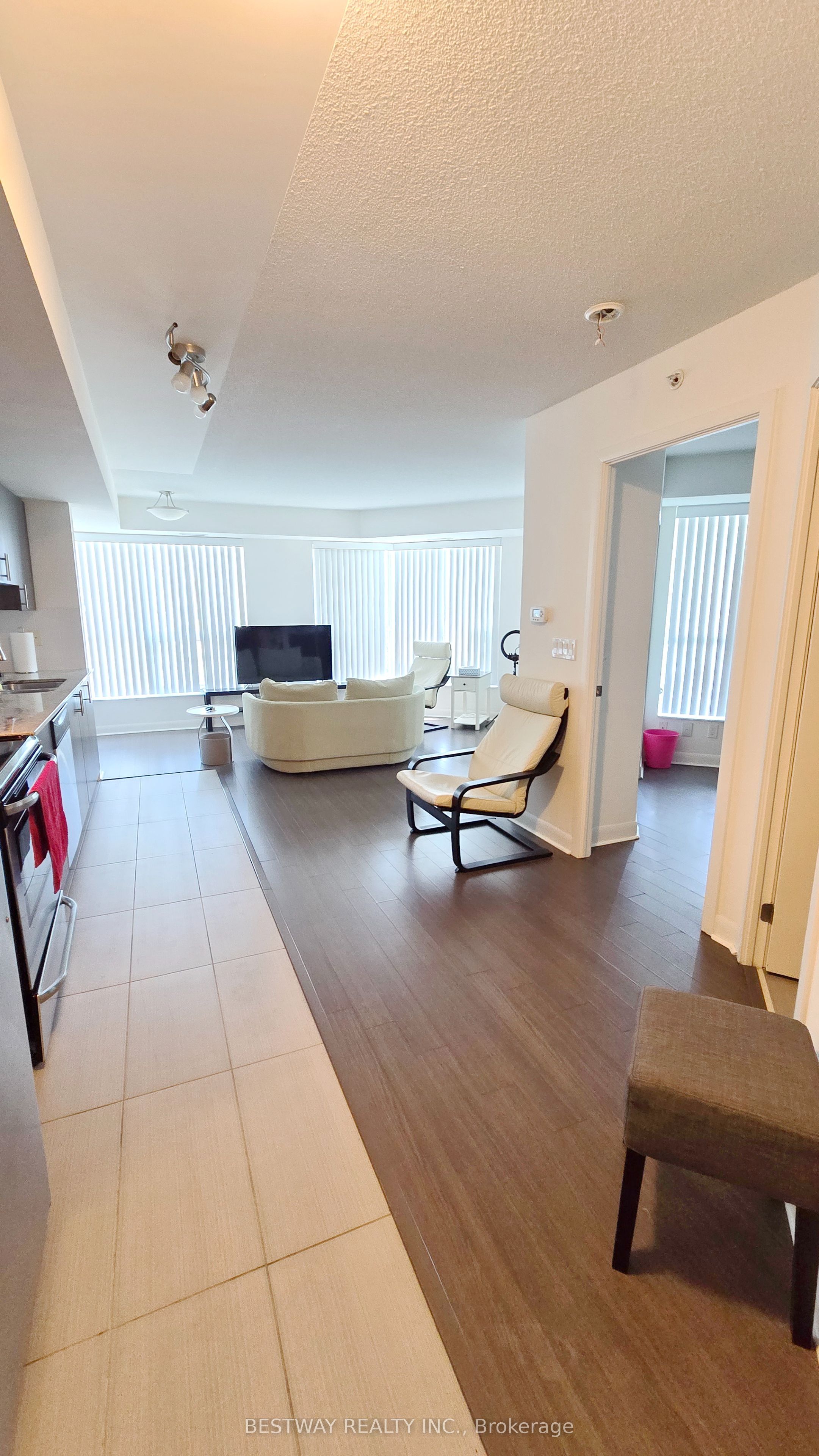 75 Norman Bethune Avenue 208 Property Photo 1
