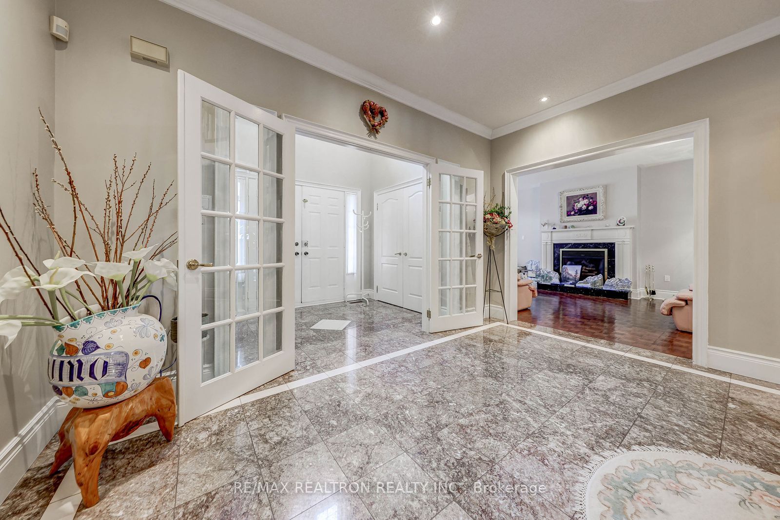 6 White Oak Crescent Property Photo 10
