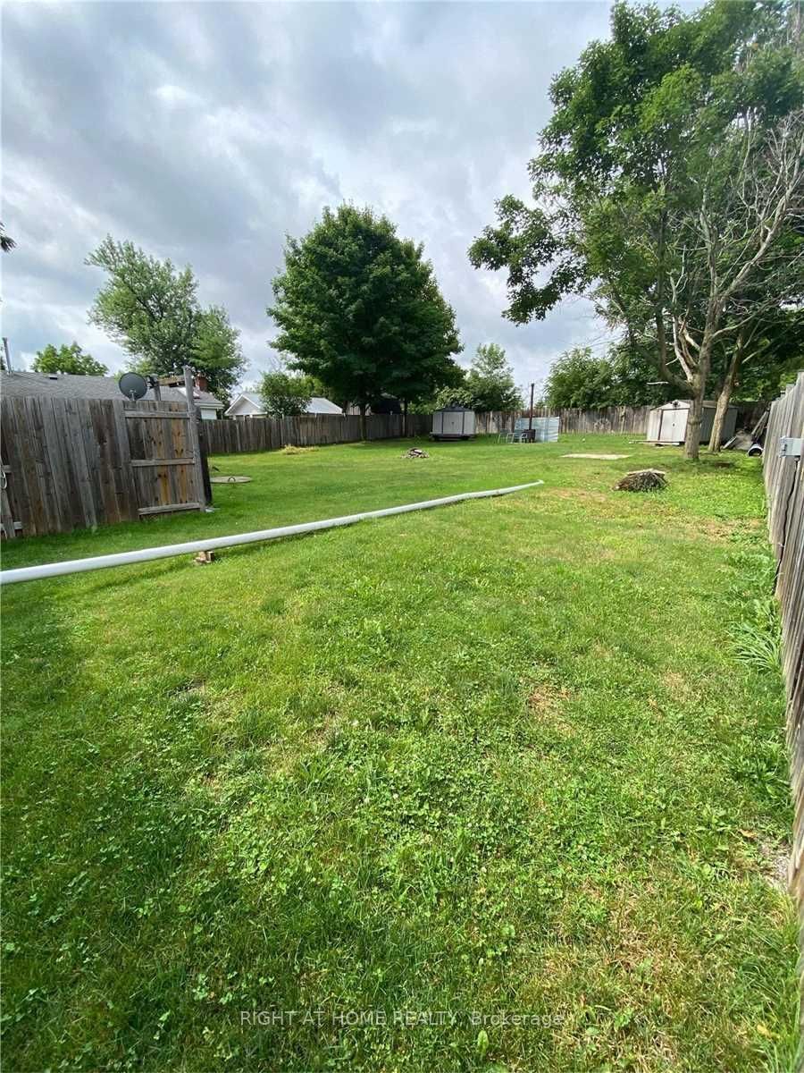 7870 Yonge Street Property Photo 2