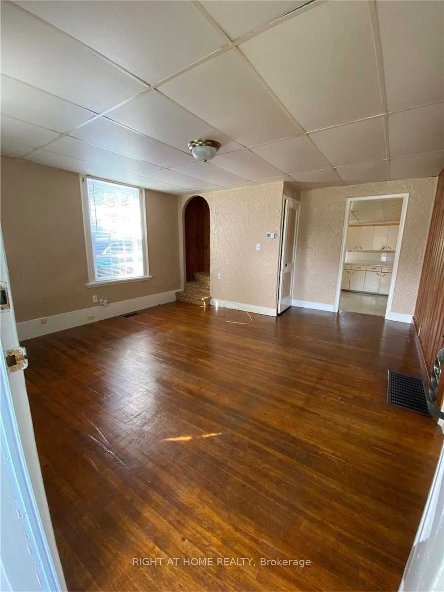 7870 Yonge Street Property Photo 3