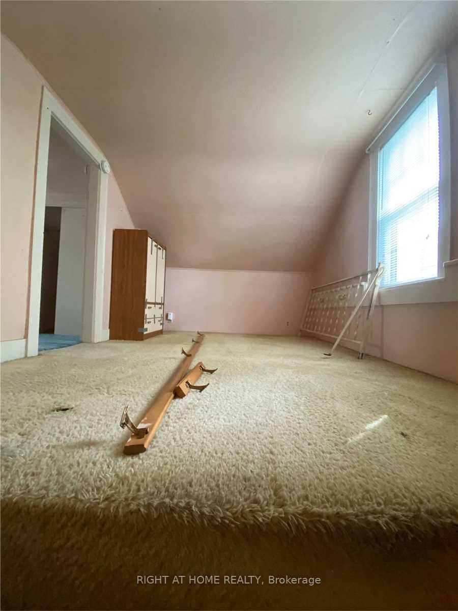 7870 Yonge Street Property Photo 5