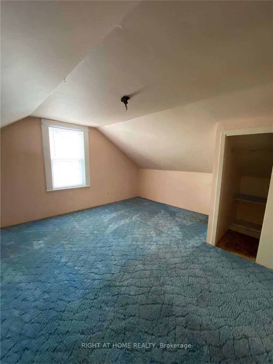 7870 Yonge Street Property Photo 6