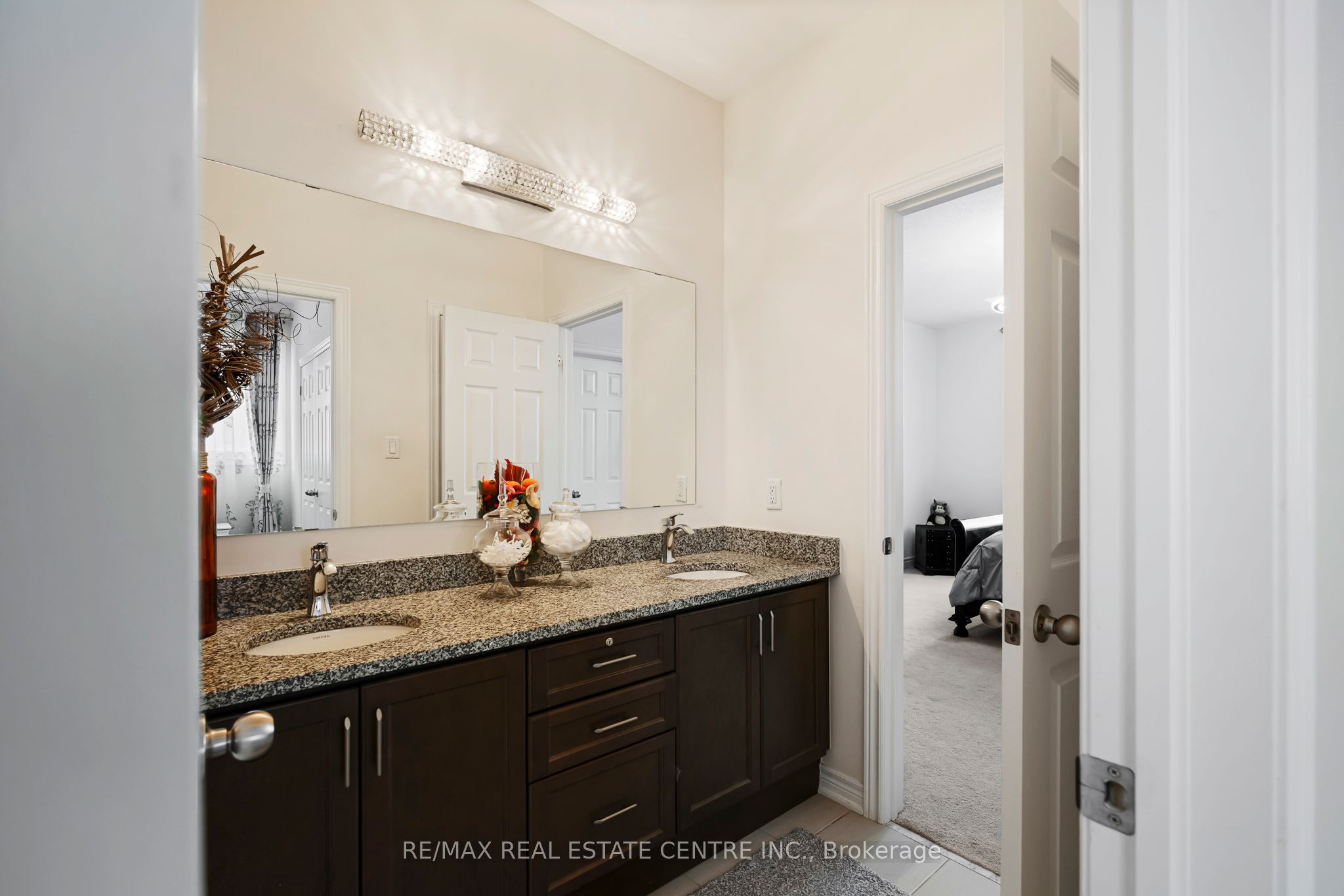 128 Copeland Crescent Property Photo 37